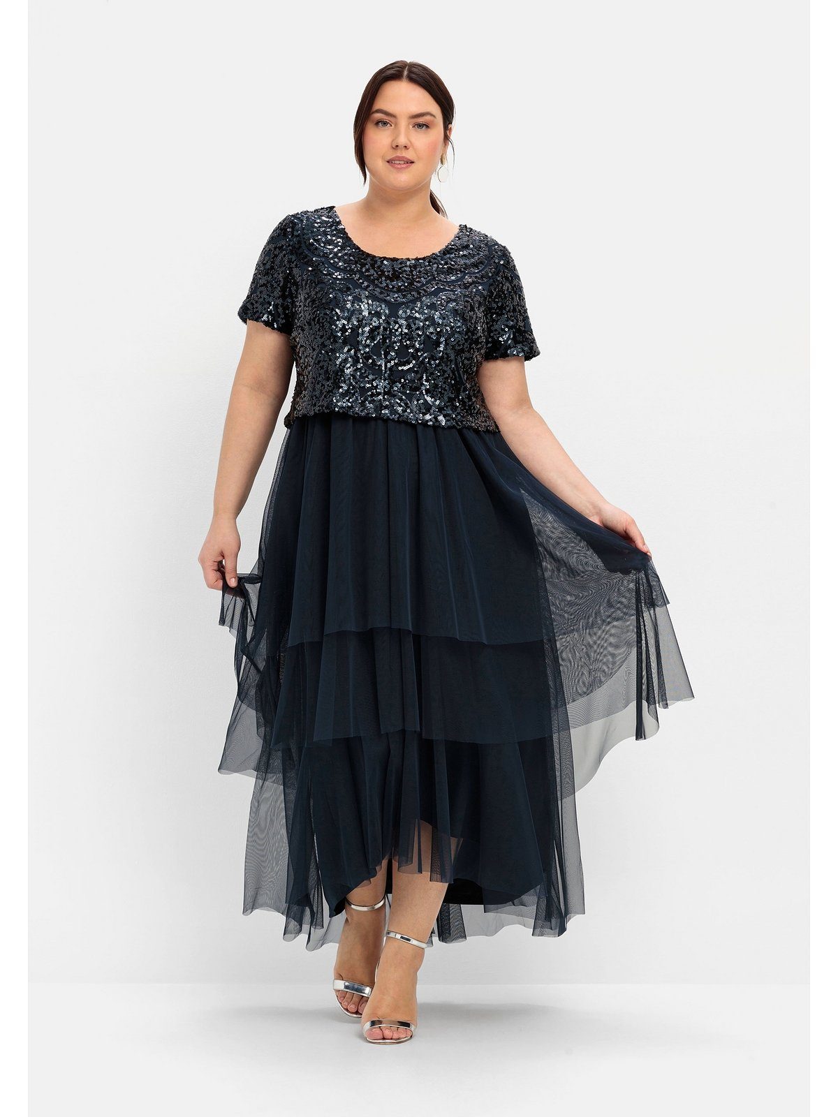 ist nur für eine besondere Sheego Abendkleid Große mit Größen fallendem lose Paillettenoberteil