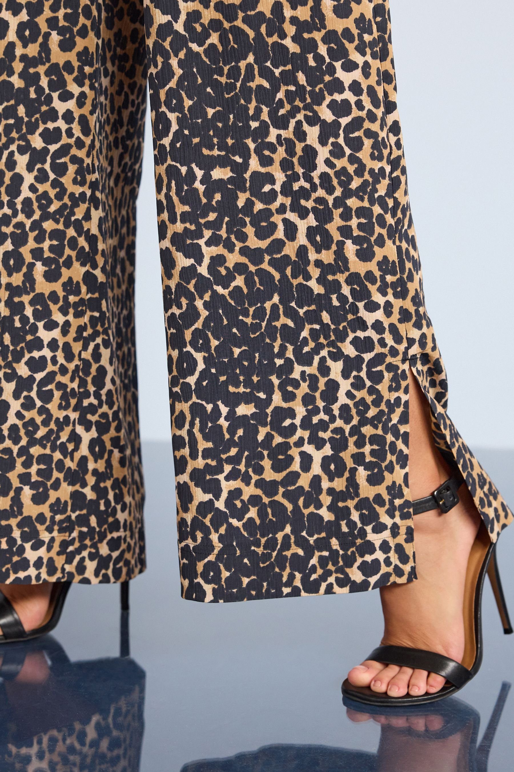 Marlene-Hose mit Hose Bein Next (1-tlg) Animal Print weitem Strukturierte