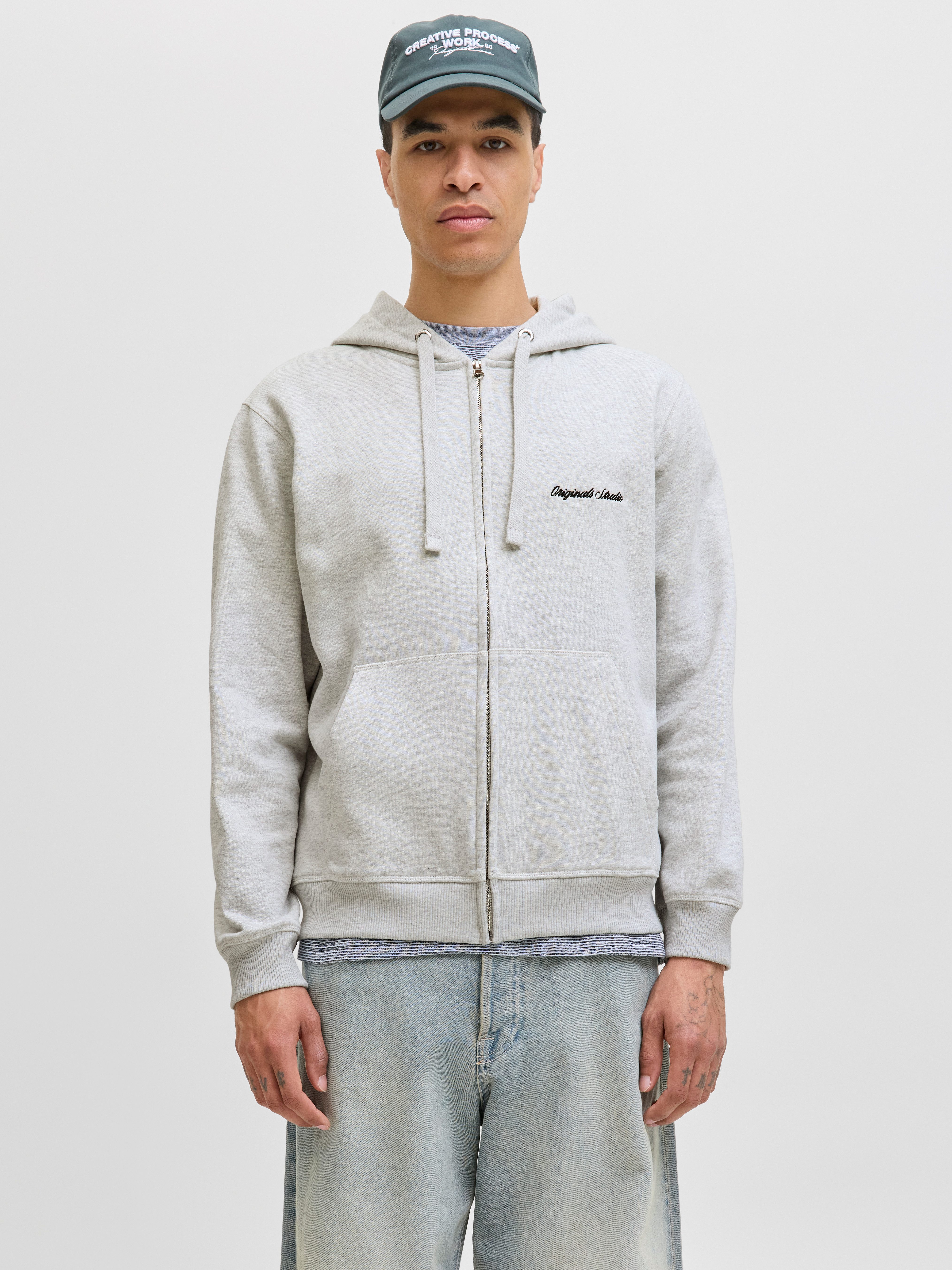 Jack & Jones Kapuzensweatshirt JORNORREBRO EMB SWEAT ZIP HOOD NOOS mit Stickerei