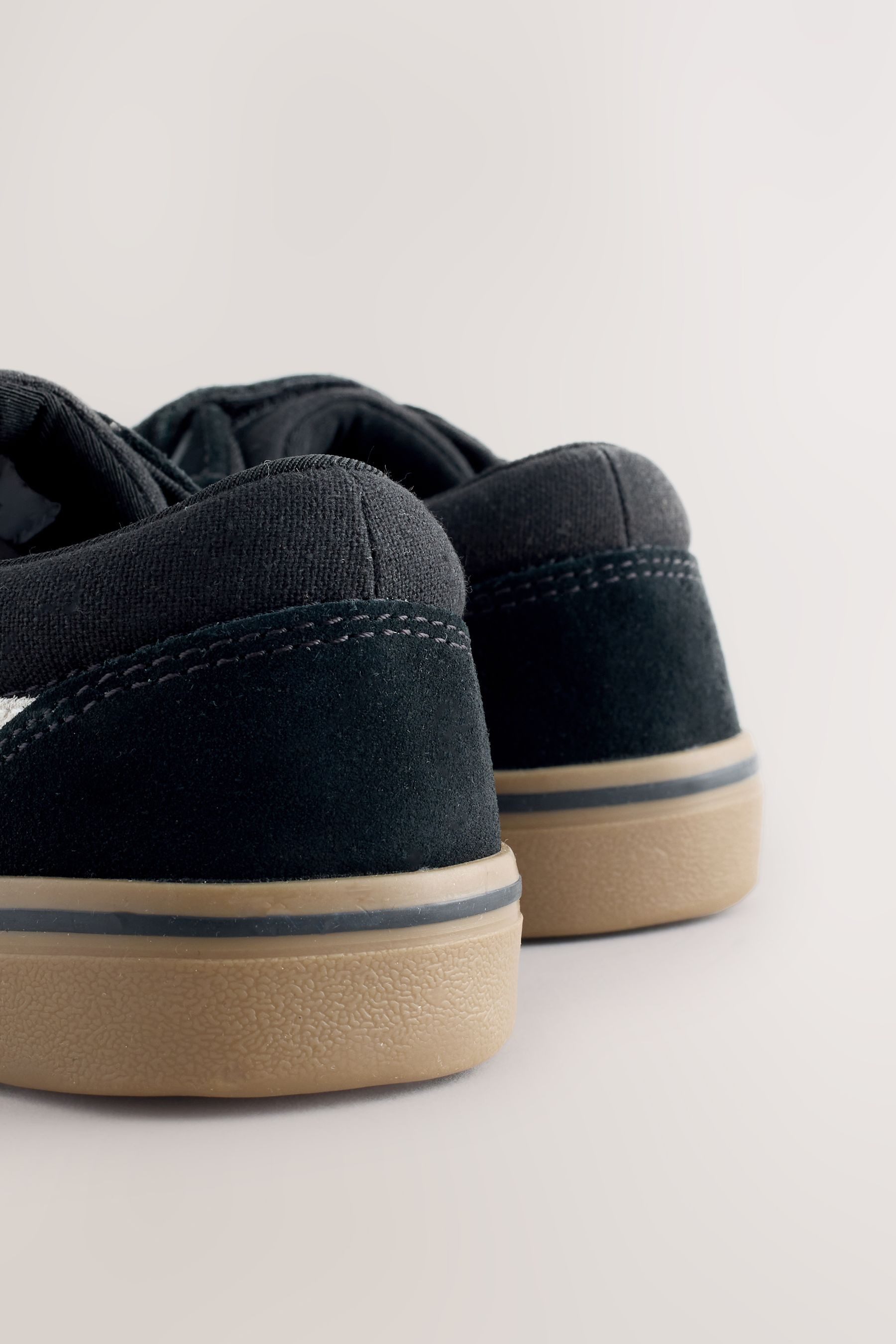 Next Sneaker mit Klettverschluss und Elastikschnürung Sneaker (1-tlg)