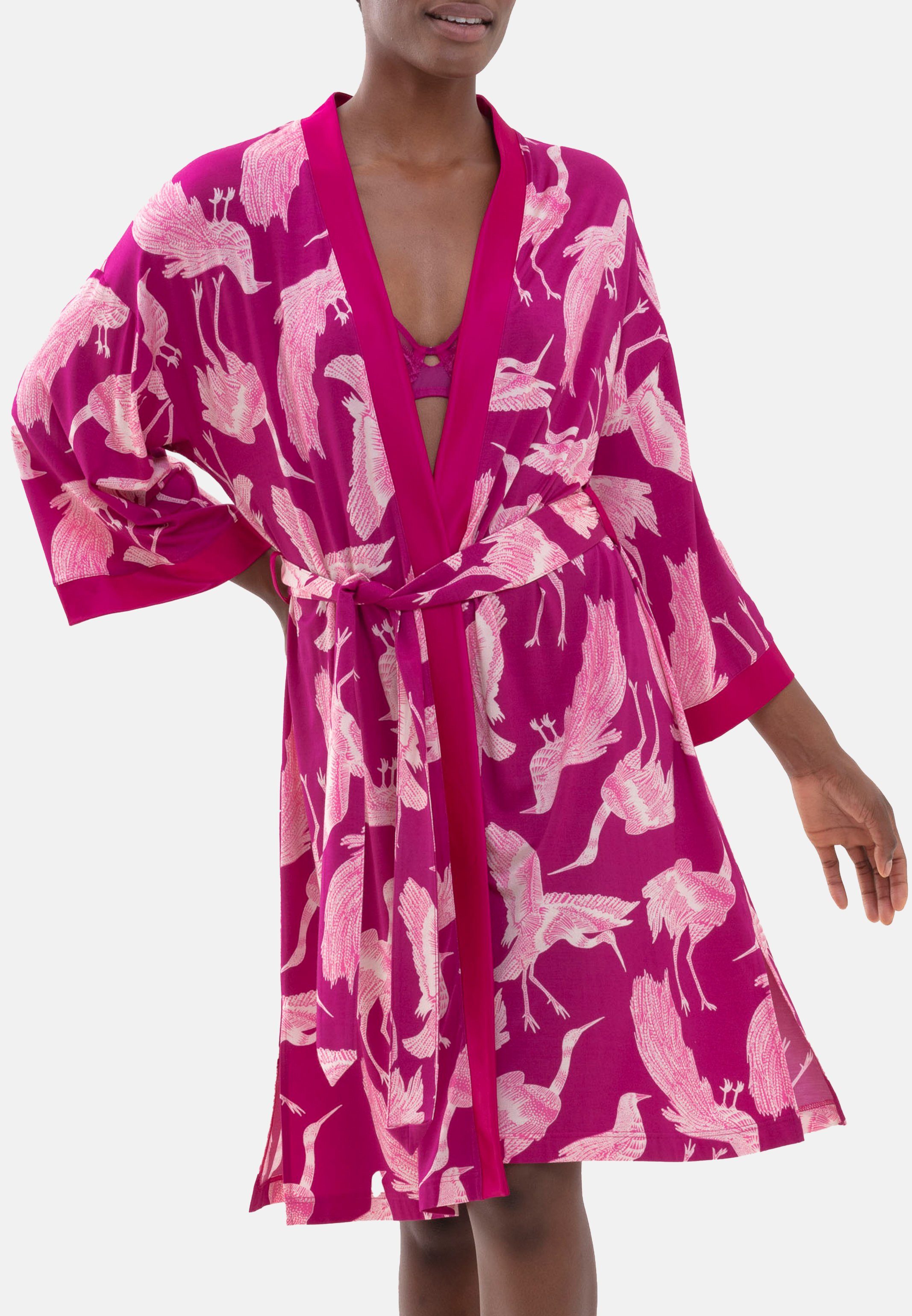 Bademantel »Lovestory Kyra«, Mey, Kimono 3/4 Ärmel - 105 cm lang - Details  aus Satin, Eleganter Look, Weiches und elastisches Material online kaufen |  OTTO