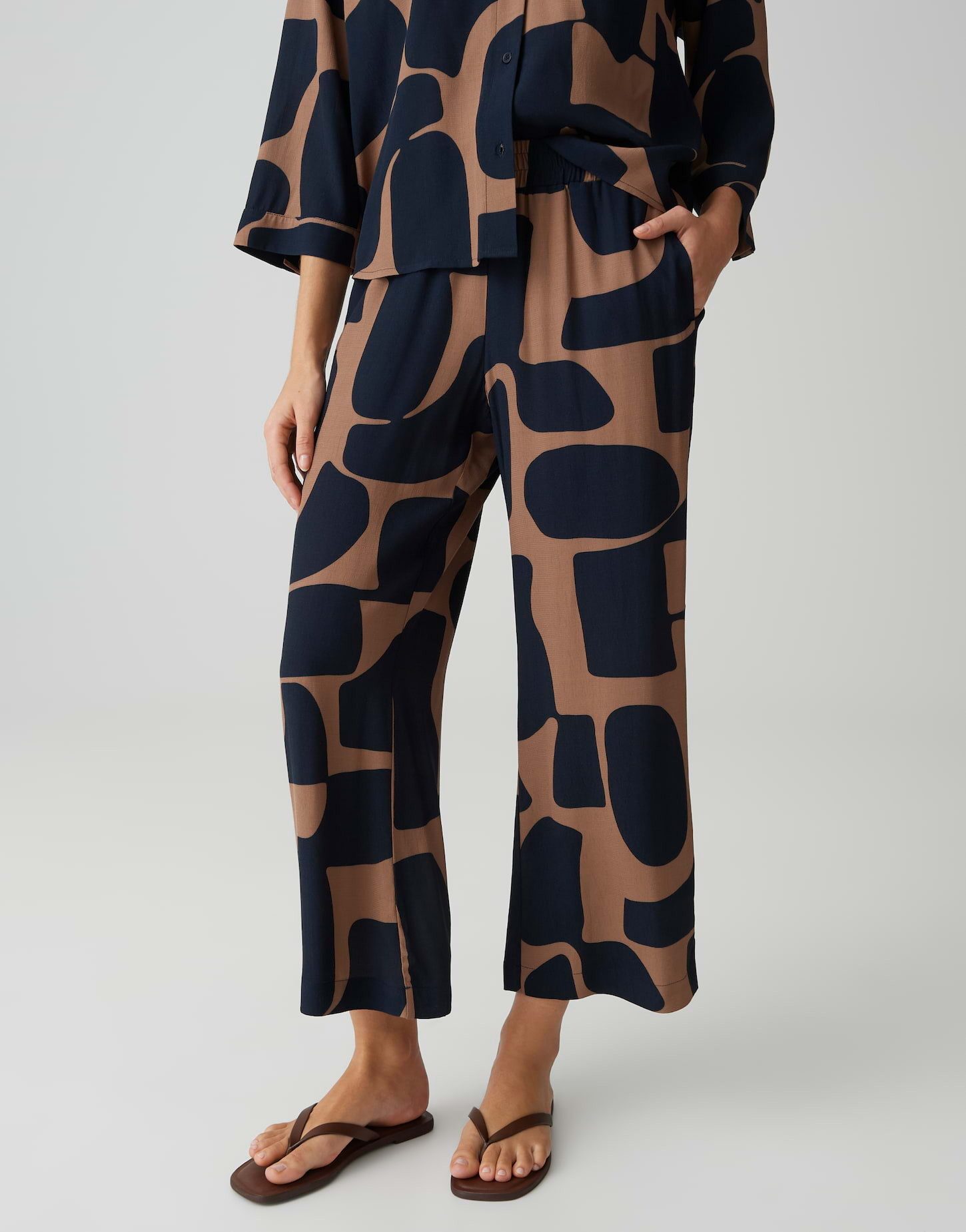 OPUS PANTS Schlupfhose Malotta echo Praktische Taschen runden den entspannten Look ab