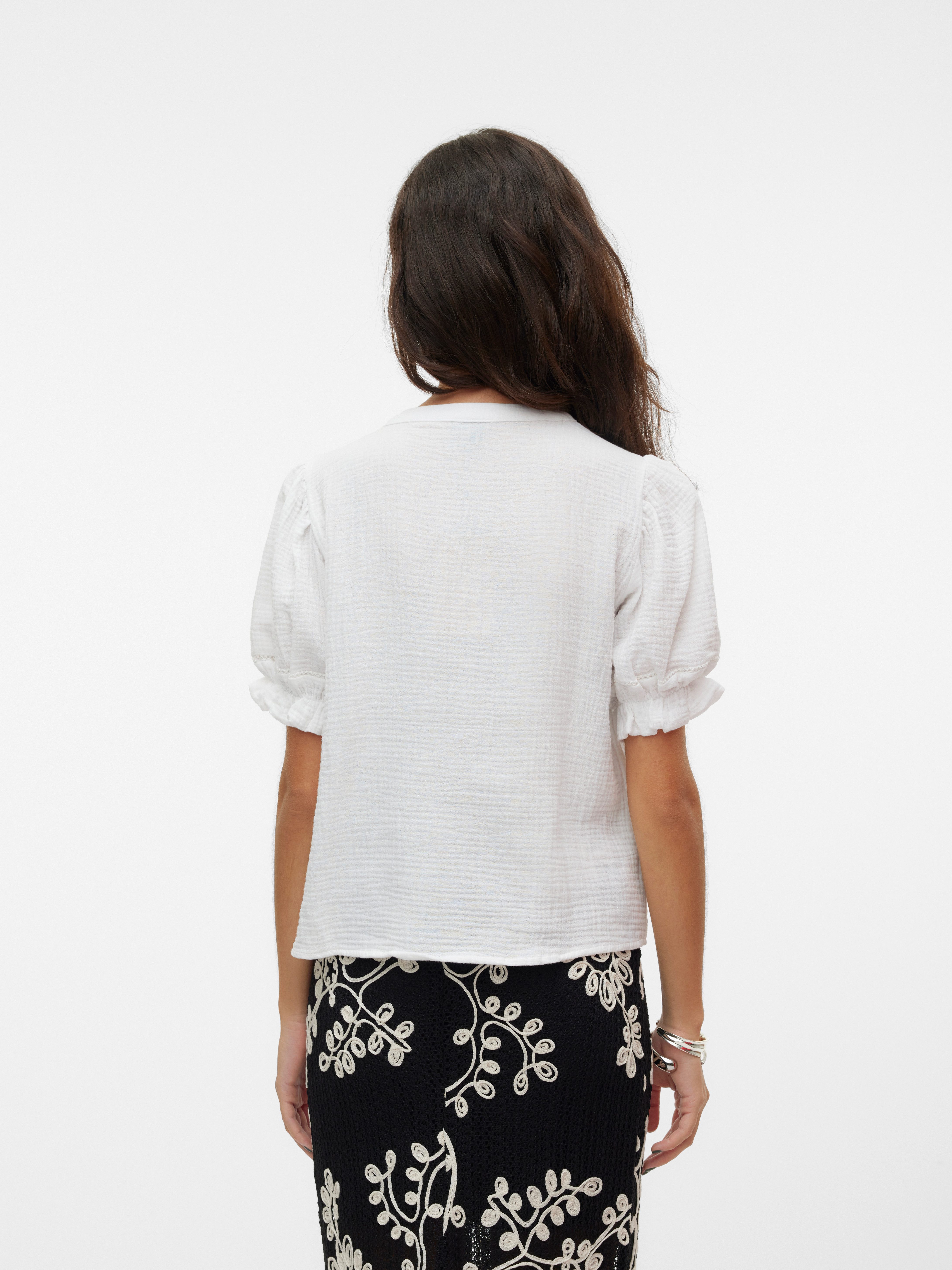 Vero Moda Kurzarmbluse VMNATALI 2/4 LACE SHORT TOP WVN NOOS Baumwolle, regular fit