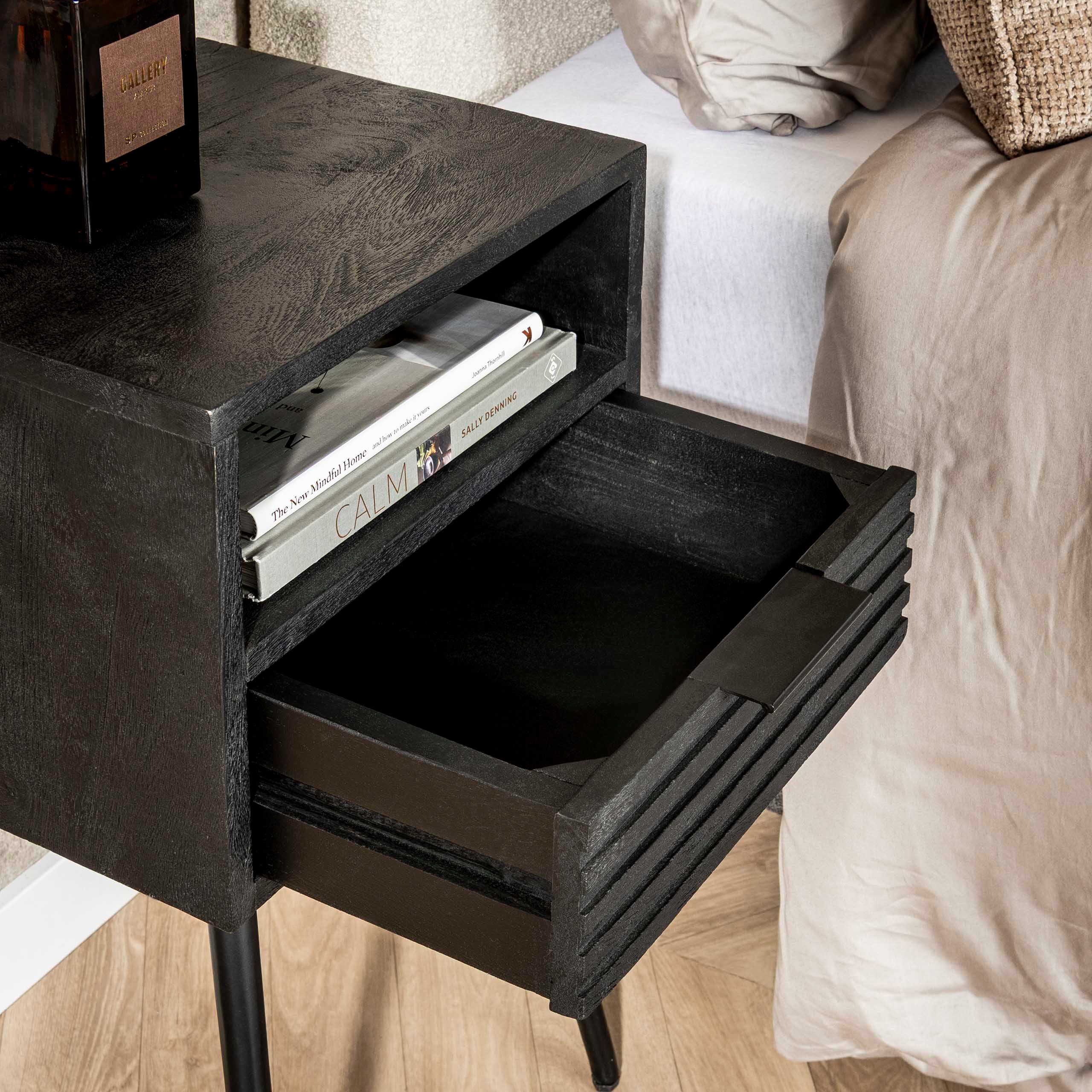 Villa Möbel Nachttisch Marina (1 Tisch, 1-St), Nachttisch aus Mango Holz schwarz mit Schublade