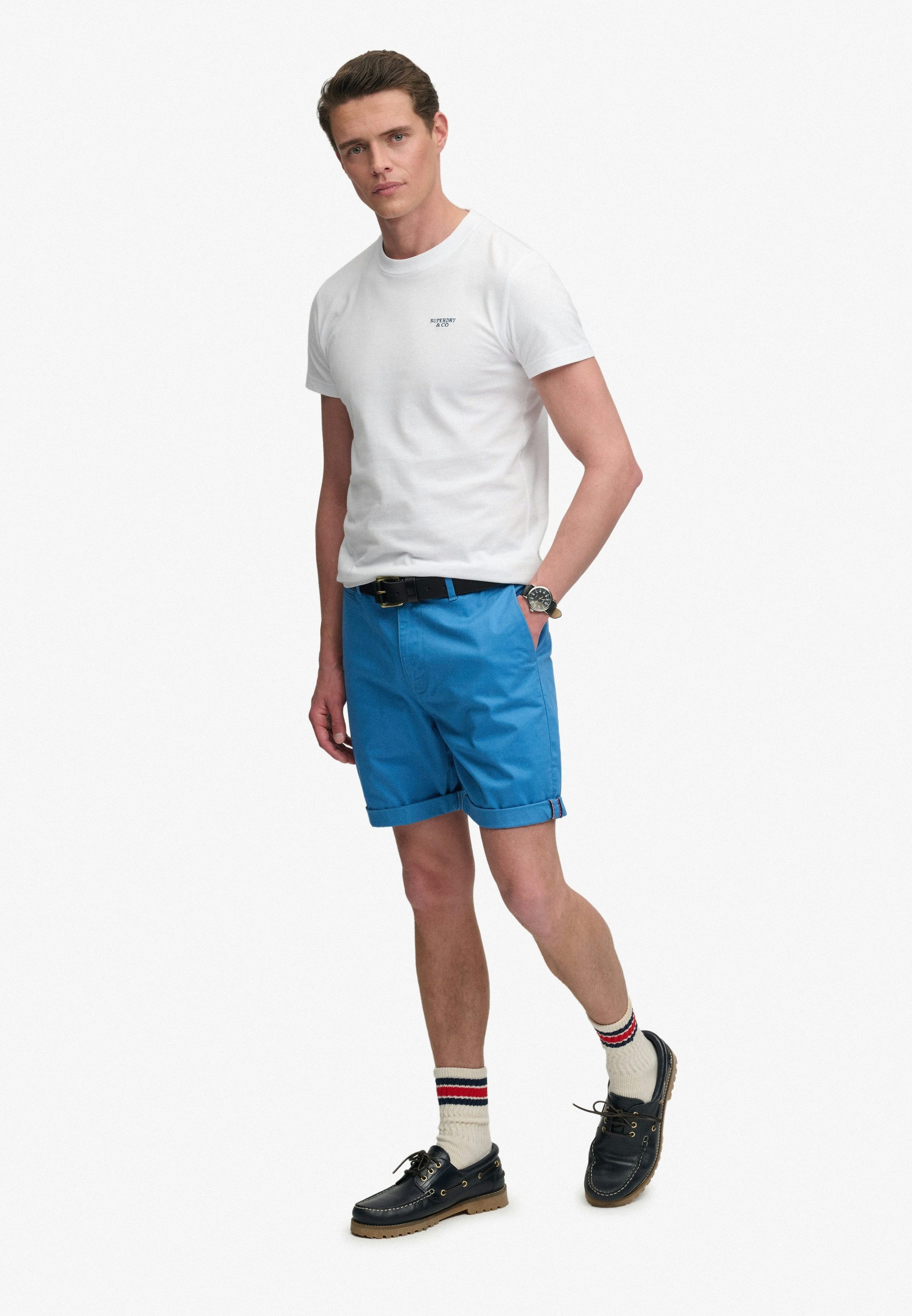 Superdry Chinoshorts PREMIUM REGULAR CHINO SHORT aus Baumwollmischung mit Elasthan, Relaxed Fit, unifarben, knielang