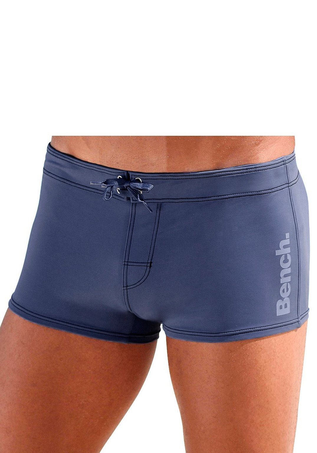 Bench. Boxer-Badehose mit seitlichem Logoprint