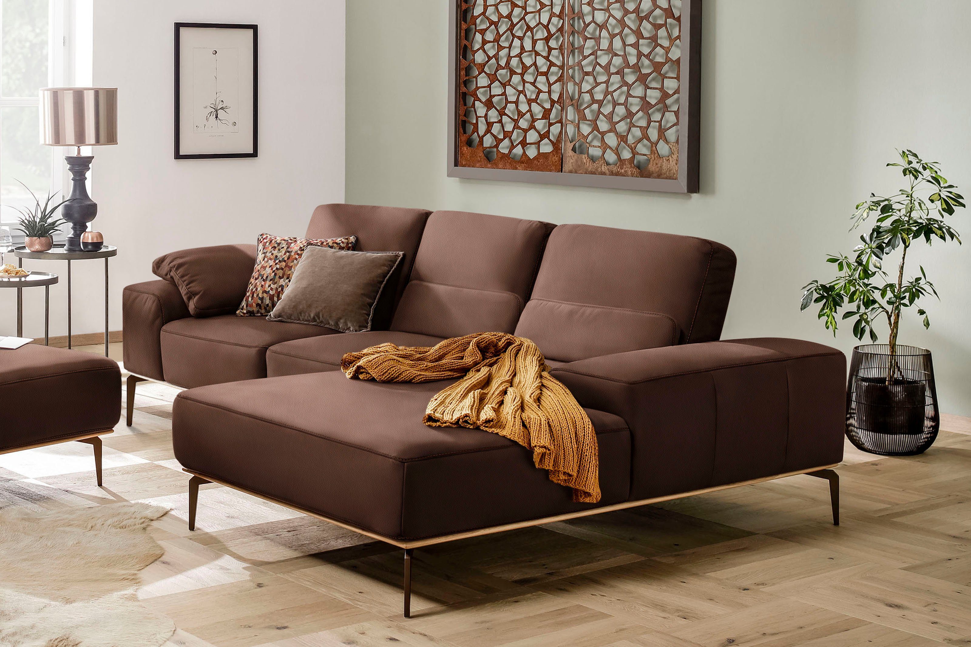 W.SCHILLIG Ecksofa run, mit Holzsockel, Füße in Bronze pulverbeschichtet, Breite 279 cm | Ecksofas