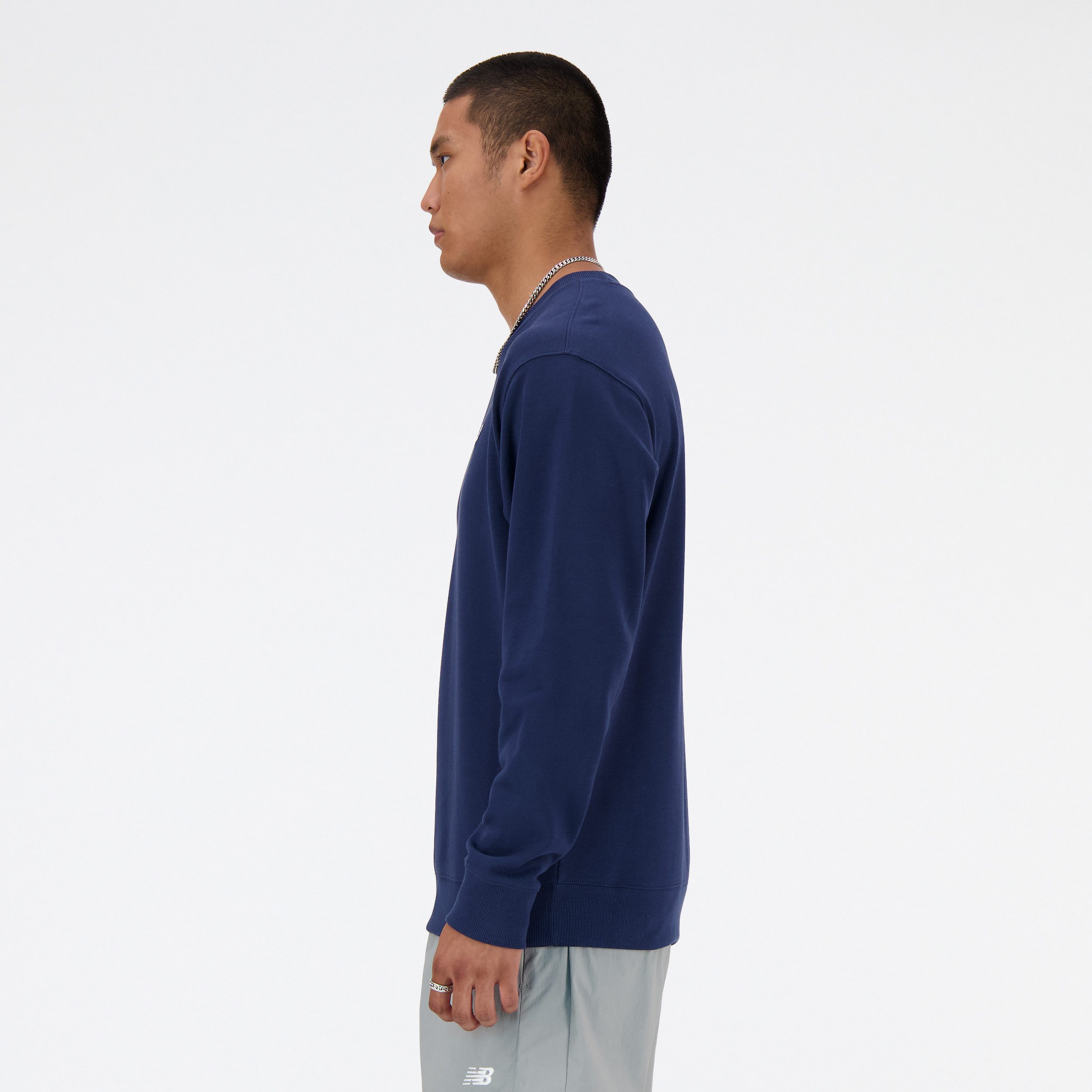 New Balance Sweatshirt SPORT ESSENTIALS FRENCH TERRY CREW mit Rundhalsausschnitt, in normaler Länge