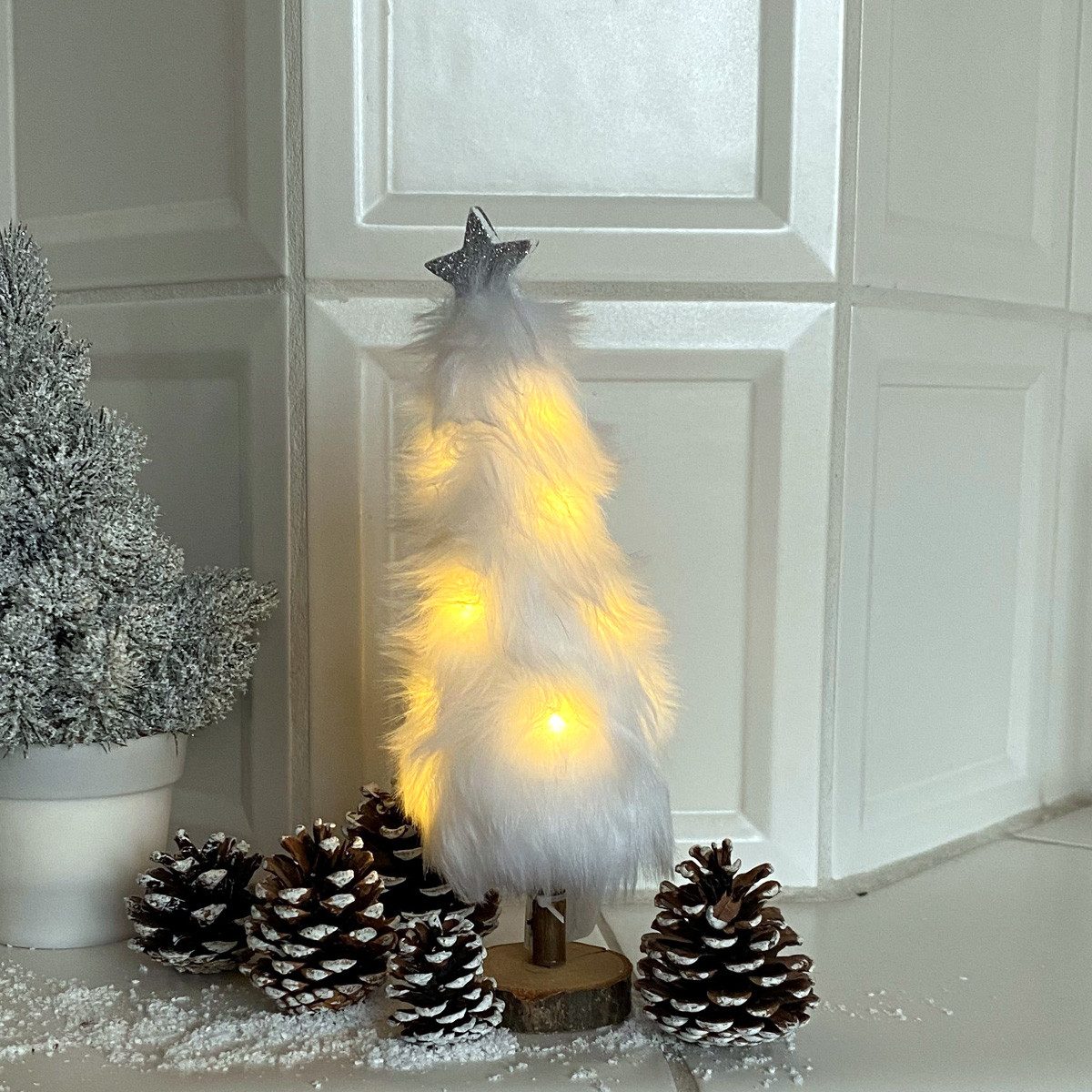 MARELIDA LED Dekoobjekt LED Dekobaum PLÜSCH mit Sternspitze Plüschfell leuchtend 27,5cm – Bild 3 von 5