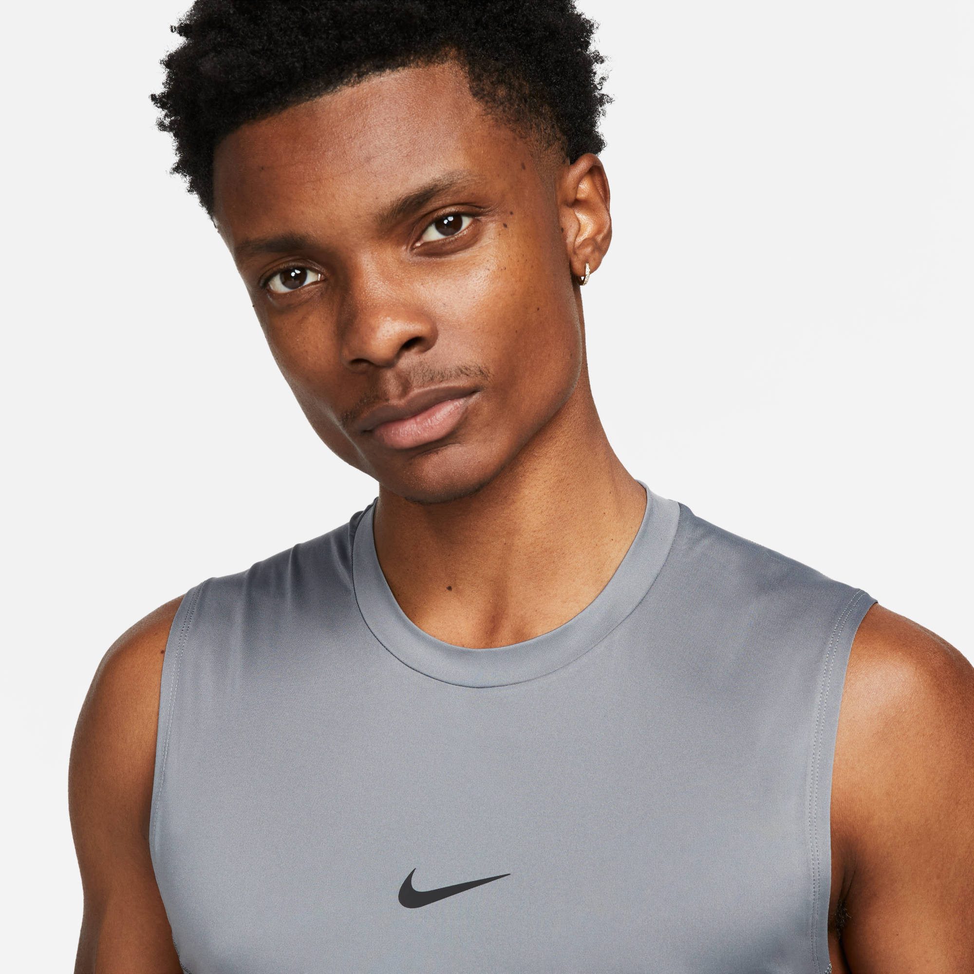 Nike Tanktop M NP DF TOP SL TIGHT schmal geschnitten, ärmelloses Design, mit rundem Saum
