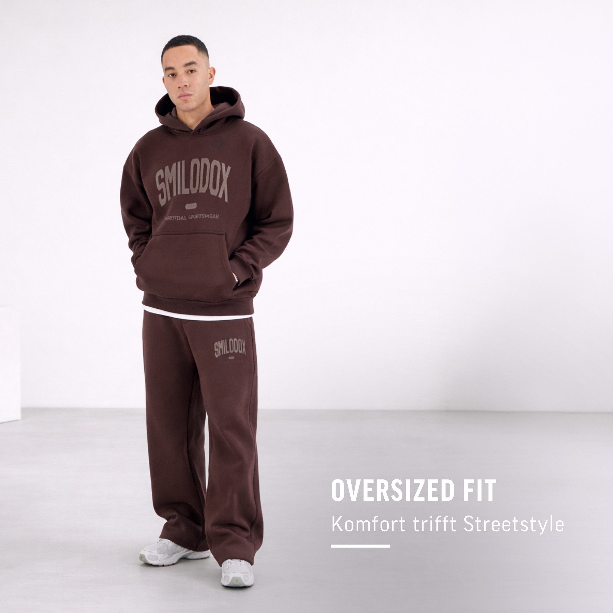 Smilodox Jogginghose Oswin, Trainingshose Herren, Baggy Fit mit elastischem Bund, Gym weites Bein, weiches Sweat, sportlicher Look, Logo-Detail