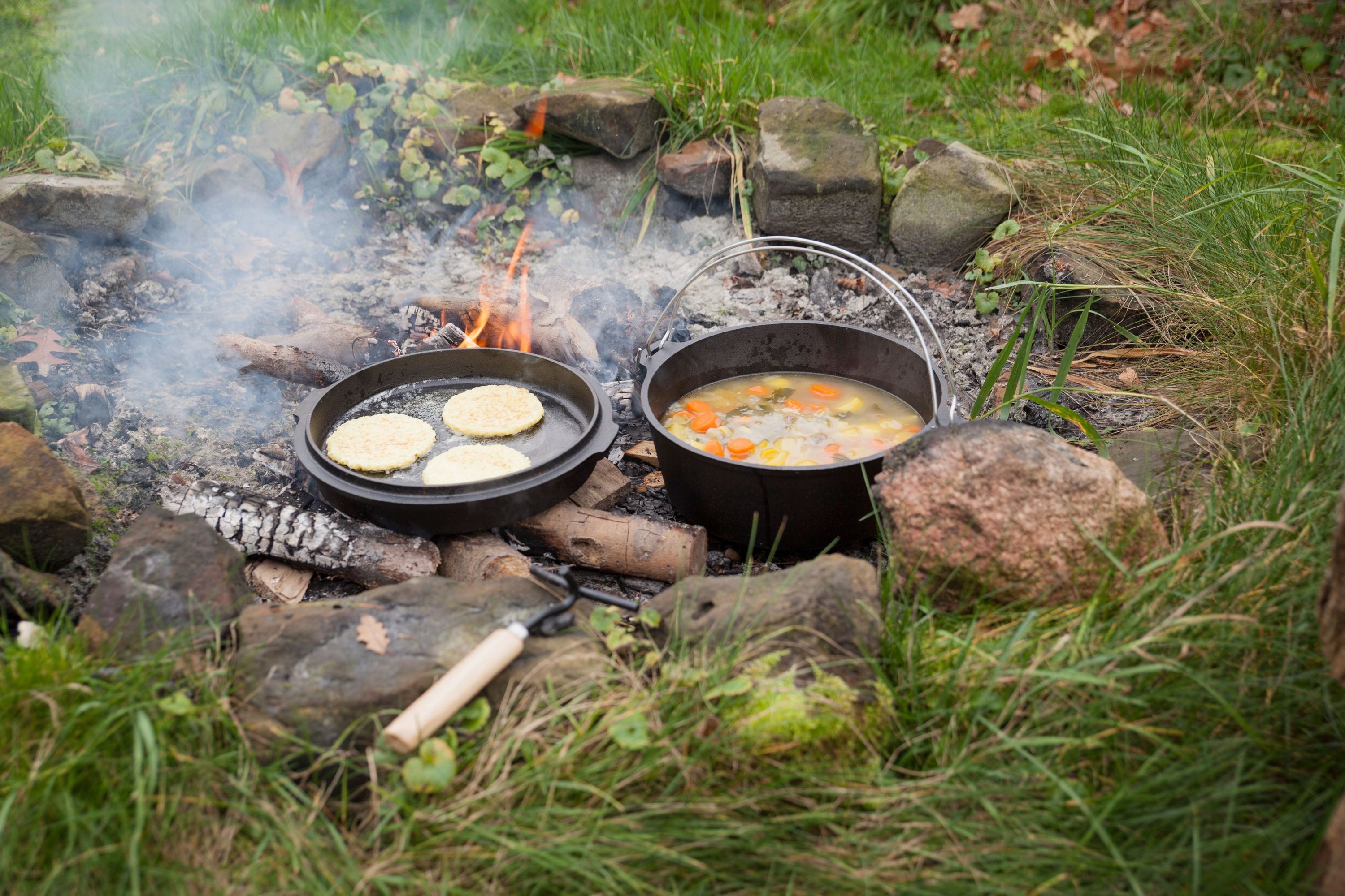 esschert design Feuerschale Dutch-Ofen Kochtopf Gusseisen Topf Feuerstelle Camping Campingtopf, (1 Set Dutch Oven)