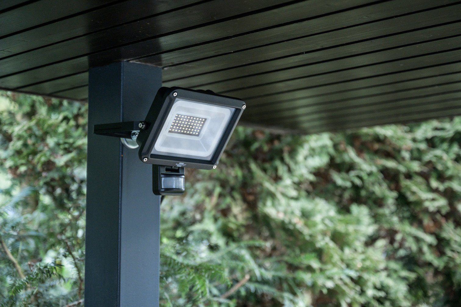 Brennenstuhl LED Wandstrahler JARO 4060 P, LED fest integriert, mit Bewegungsmelder und Dämmerungssensor – Bild 2 von 5