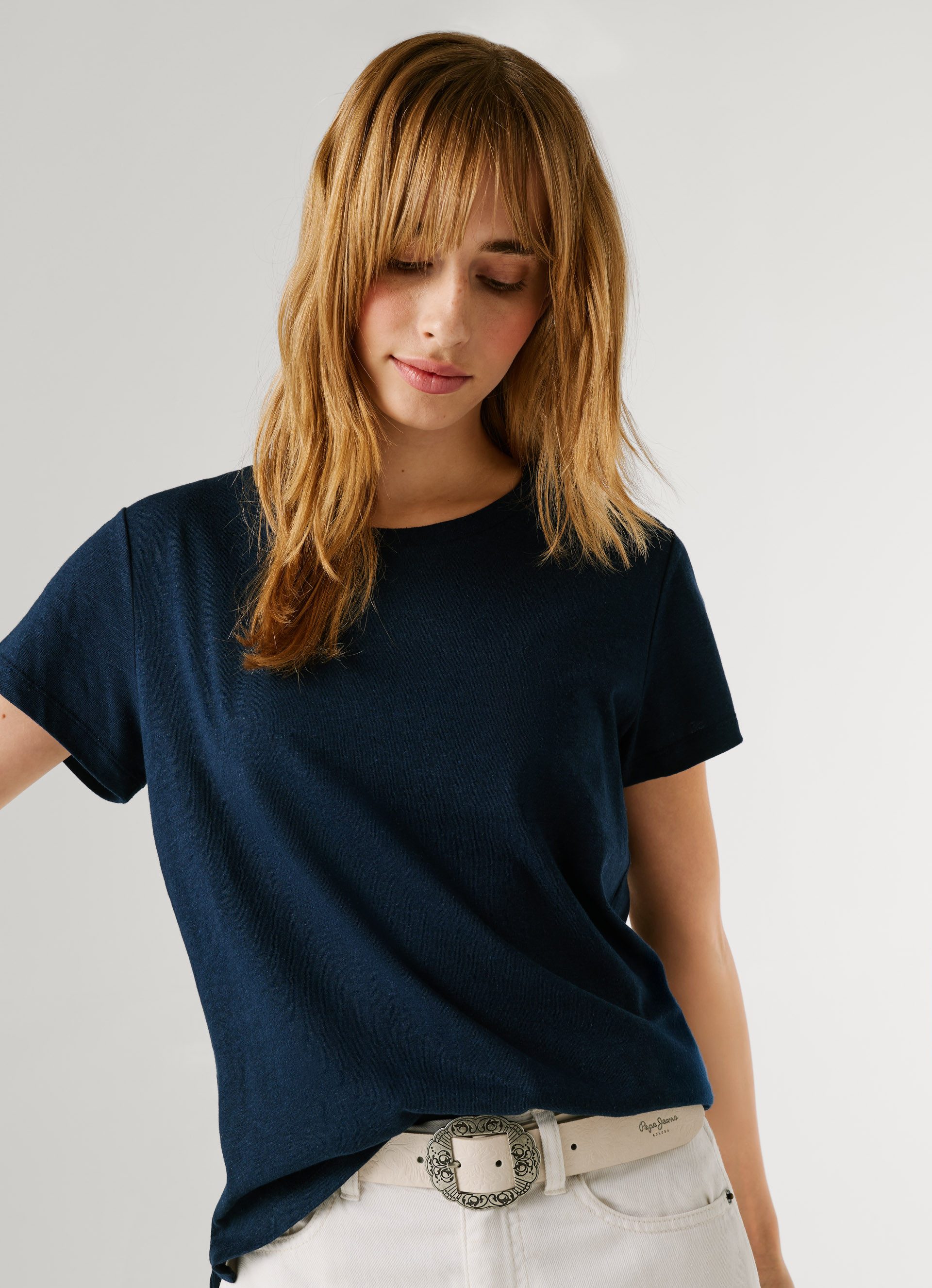 Pepe Jeans T-Shirt MEGAN mit Leinenanteil, Logostickerei auf der Brust