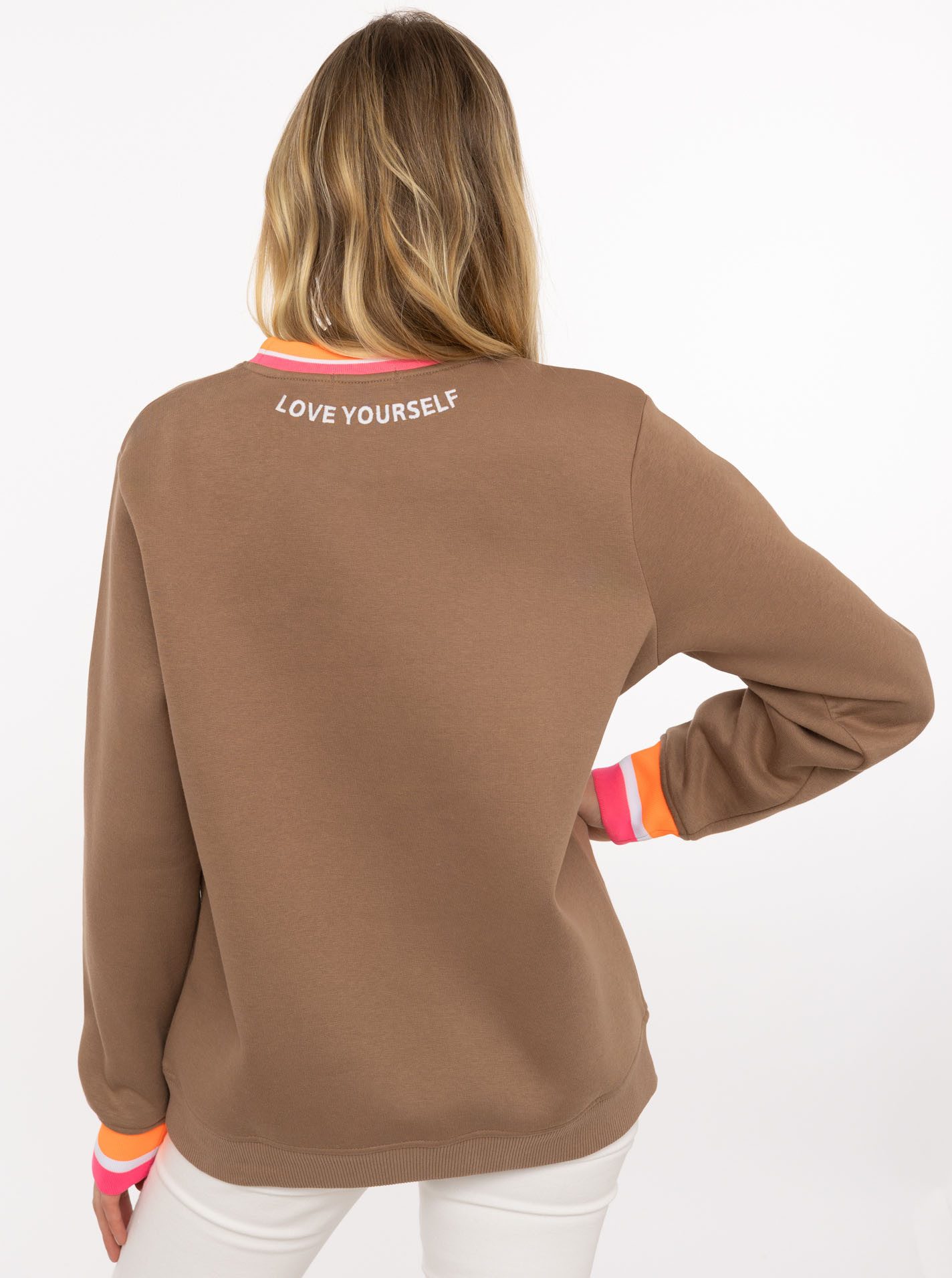 Zwillingsherz Hoodie "Love Yourself" Rundhals, gestreifte Neon-Bündchen, gestickter Schriftzug