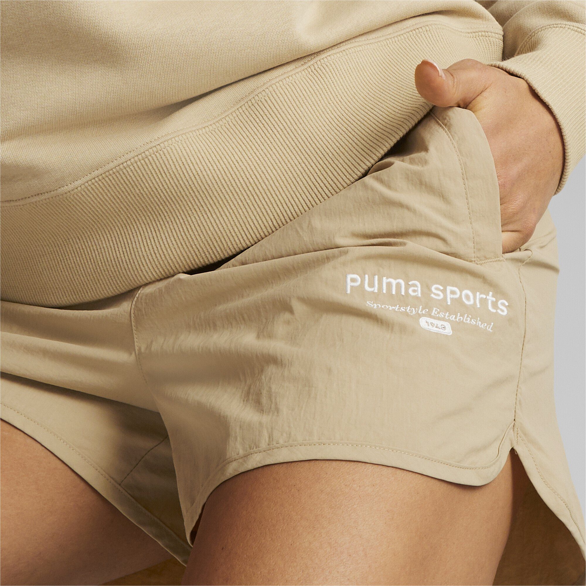 PUMA Shorts PUMA Webshorts TEAM Sand Dune Damen Beige
