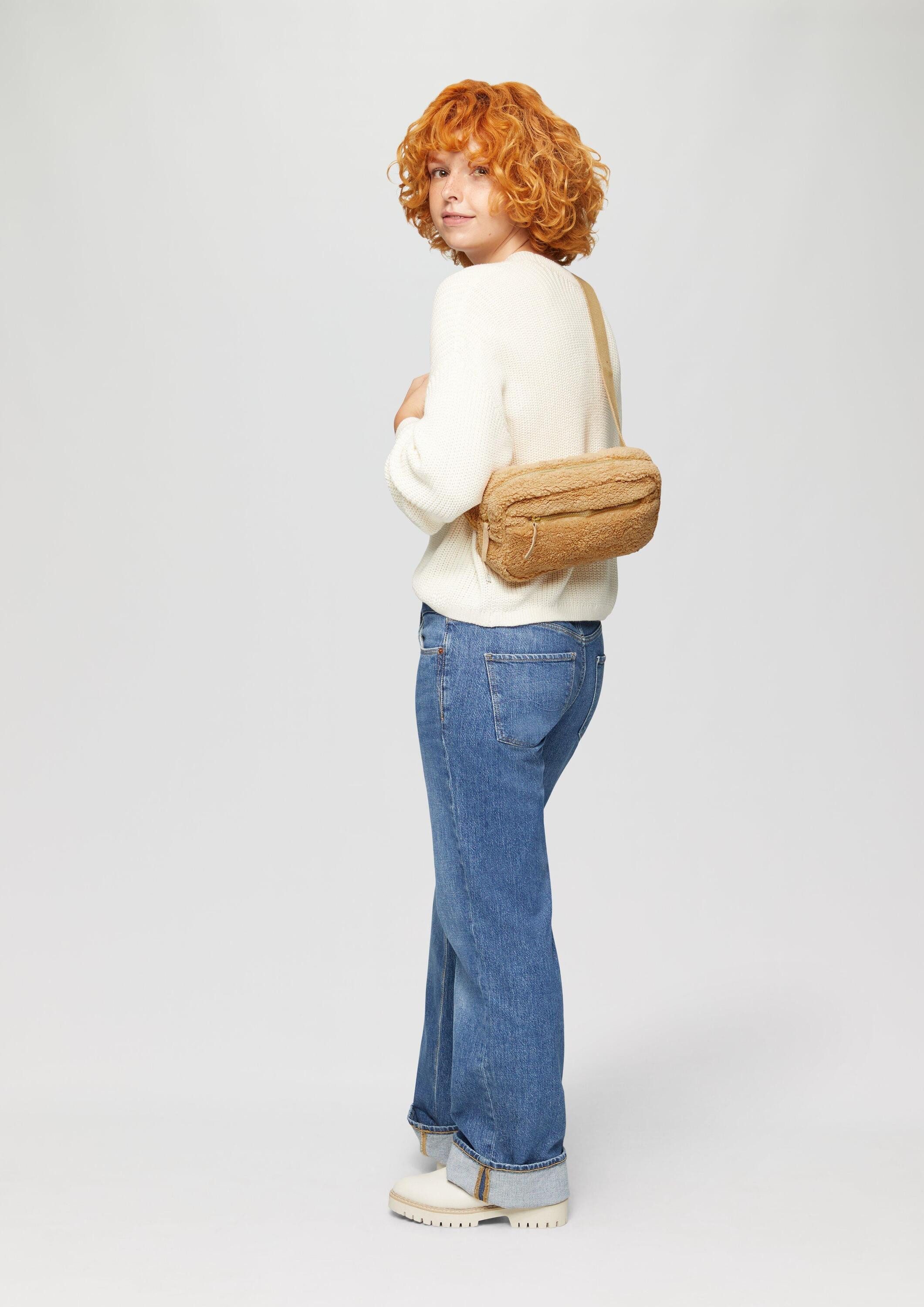 QS Umhängetasche Tasche, Crossbody-Bag aus Teddyplüsch günstig online kaufen