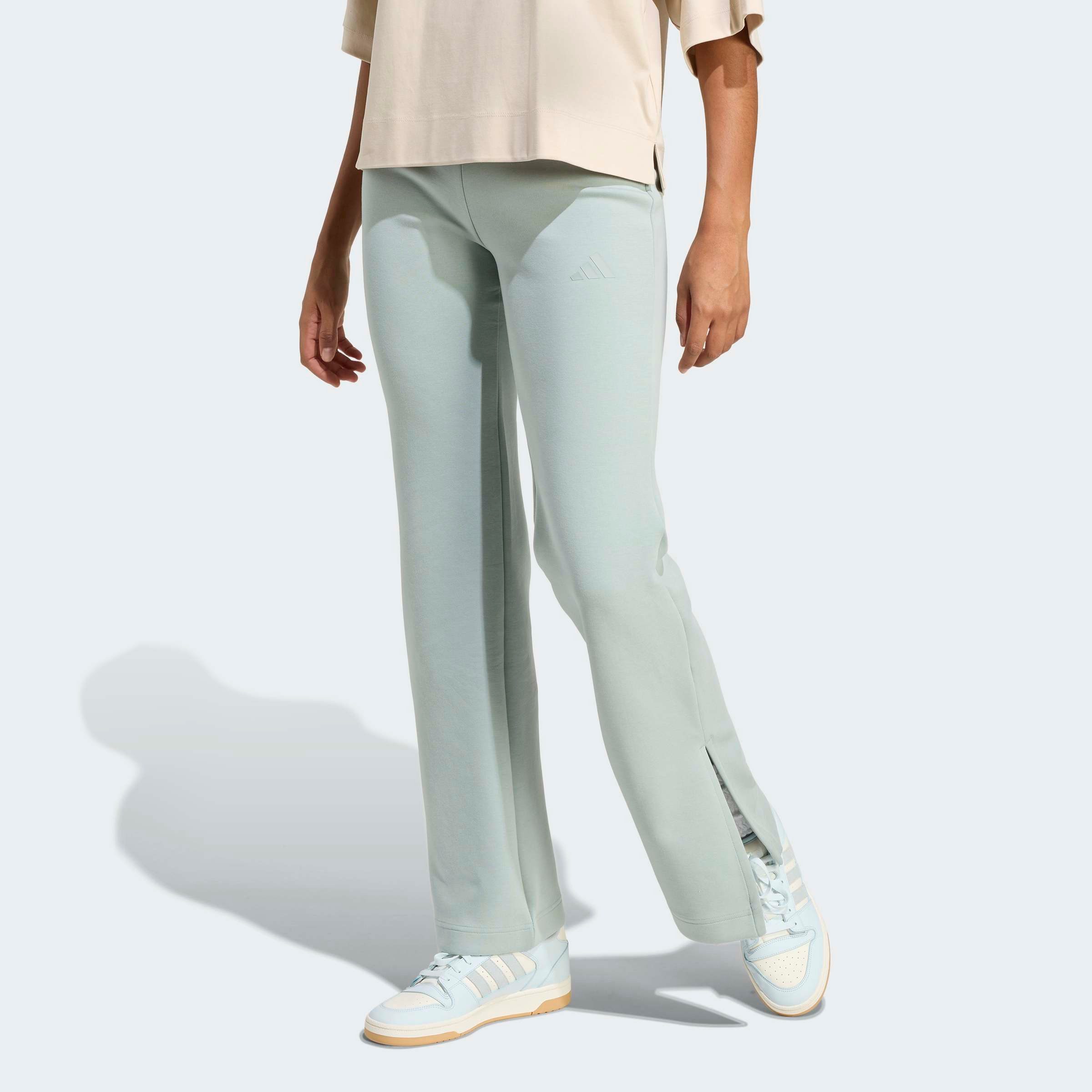 adidas Sportswear Sporthose SOFT LUX AUSGESTELLTE (1-tlg) schlanke Passform günstig online kaufen