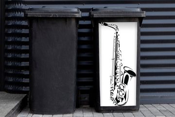 MuchoWow Wandsticker Detaillierte Illustration in Schwarz-Weiß eines Saxophons (1 St), Mülleimer-aufkleber, Mülltonne, Sticker, Container, Abfalbehälter
