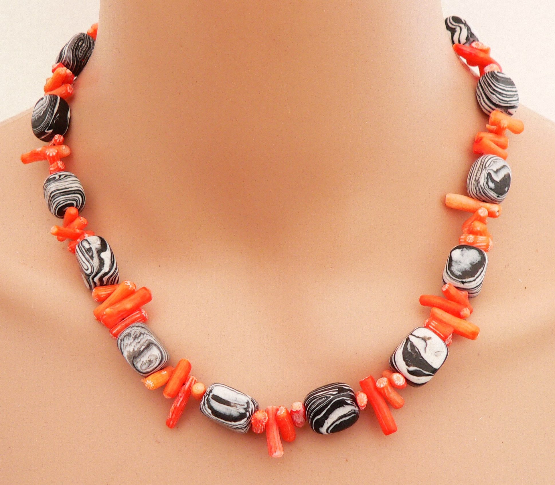 traumschmuck Statementkette 200b Halskette Statementkette Edelstein Malachit Korallensplitter (inkl Schmuckbox), handgefertigt, Made in Germany