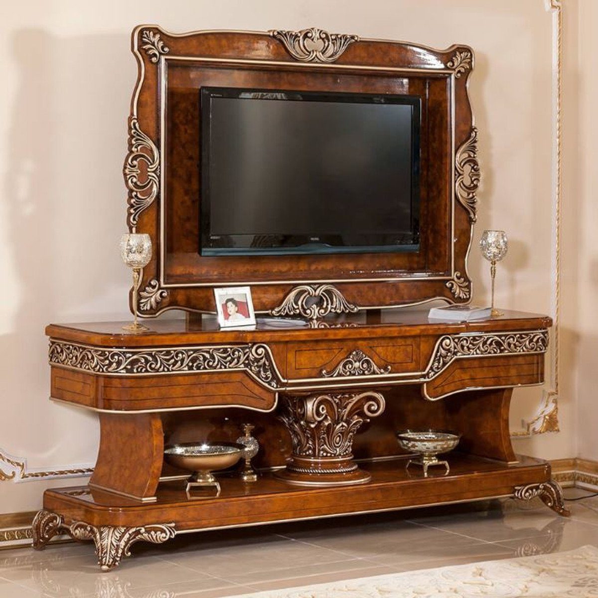 Wohnzimmer Prunkvolles Sideboard / Braun - Padrino Casa Barock Möbel mit Luxus - TV-Schrank Wohnzimmer & - Rückwand Bronzefarben Prunkvoll Schrank TV Edel Barock