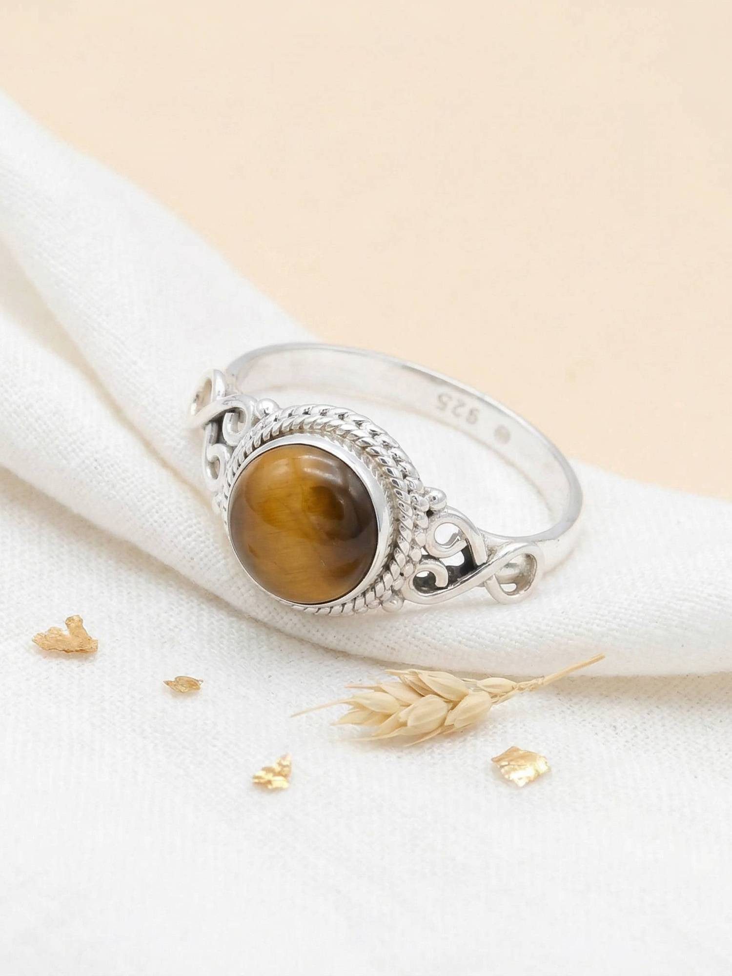 mantraroma Silberring BAGHIMI rund aus 925 Silber mit Tigerauge (Ring mit Schmuckbeutel), Damenring aus 925er Silber