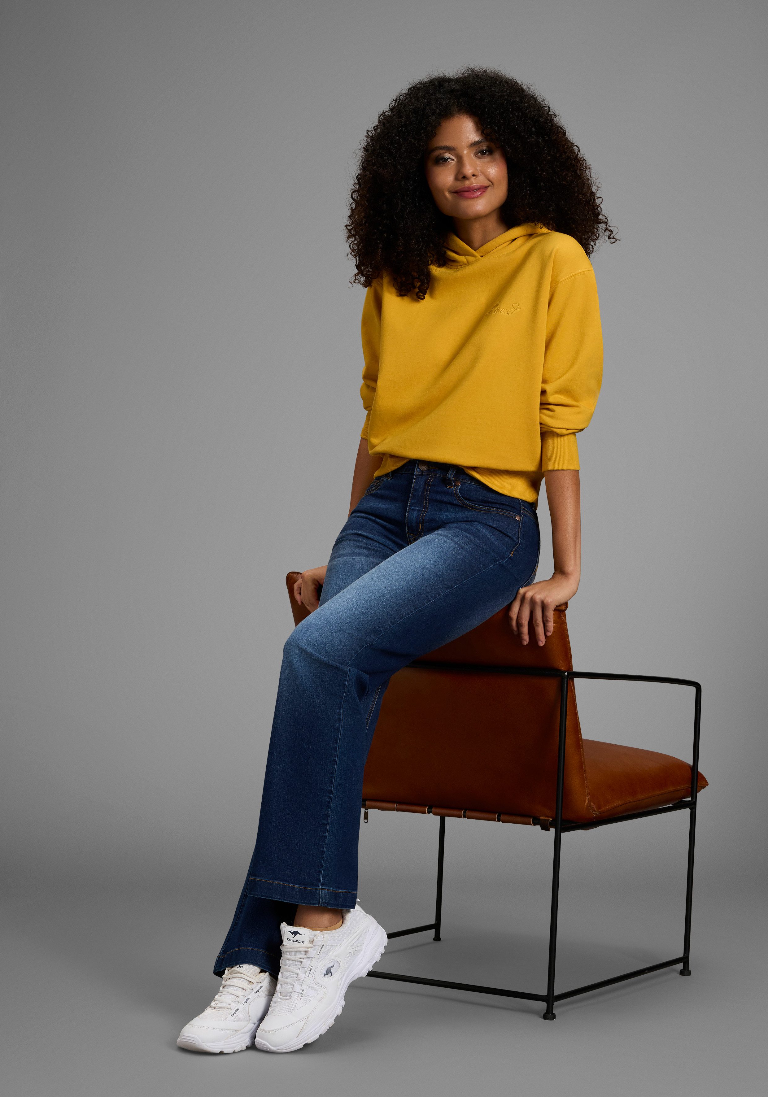 Laura Scott Kapuzensweatshirt mit Kapuze, figurumspielende Passform, mit Stickerei als Applikation