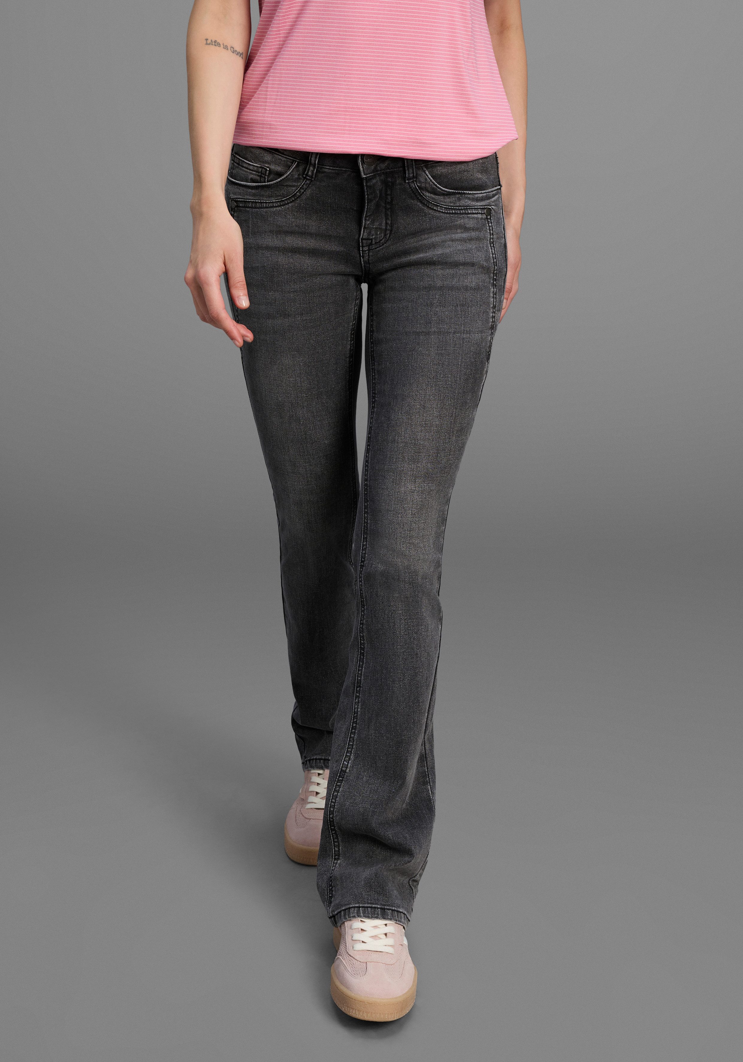 Arizona Bootcut-Jeans mit Keileinsätzen ausgestellte Beinform, niedrige Leibhöhe, elastisches Material