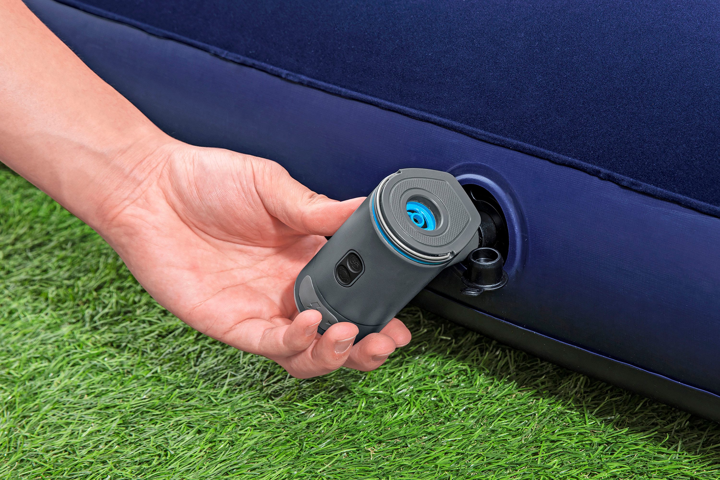 Bestway Elektropumpe PowerTouch Pocket™ (Packung, 200 l/min), LED-Licht mit 3 Helligkeitsstufen und SOS-Modus