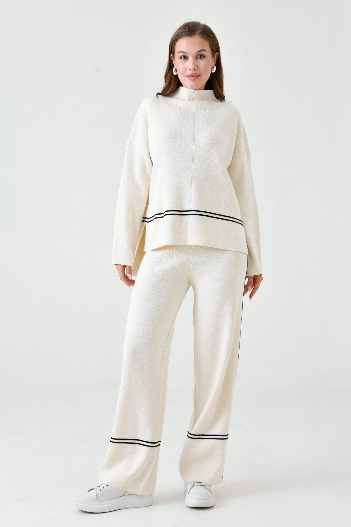 Blusentop Zweiteiliges Strickset aus Oversize-Pullover und hochgeschnittener Hos