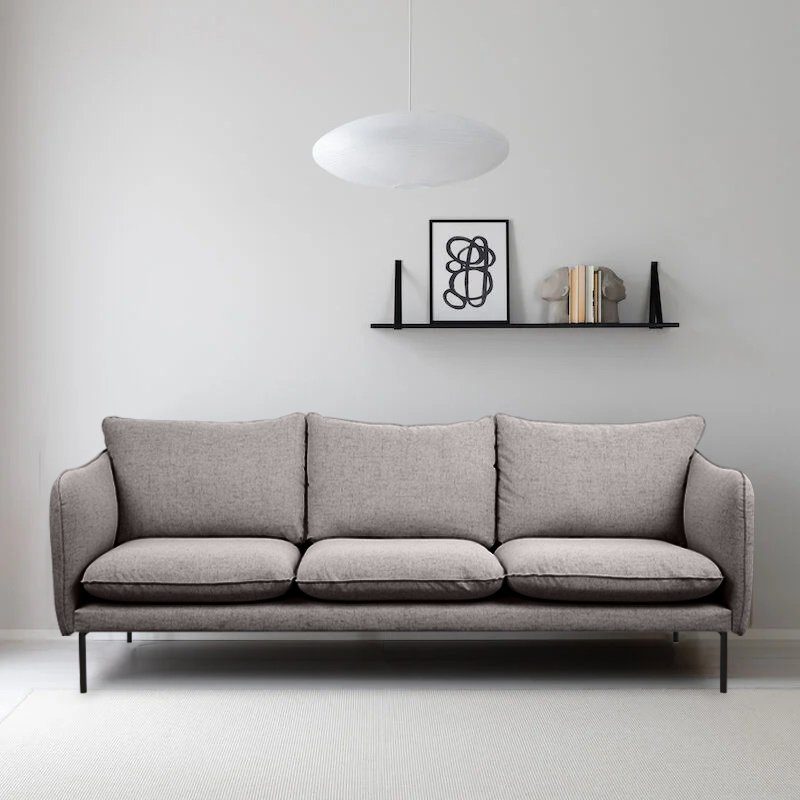 auf schlanken Skalle, minimalistisches andas 3-Sitzer Metallfüßen Design