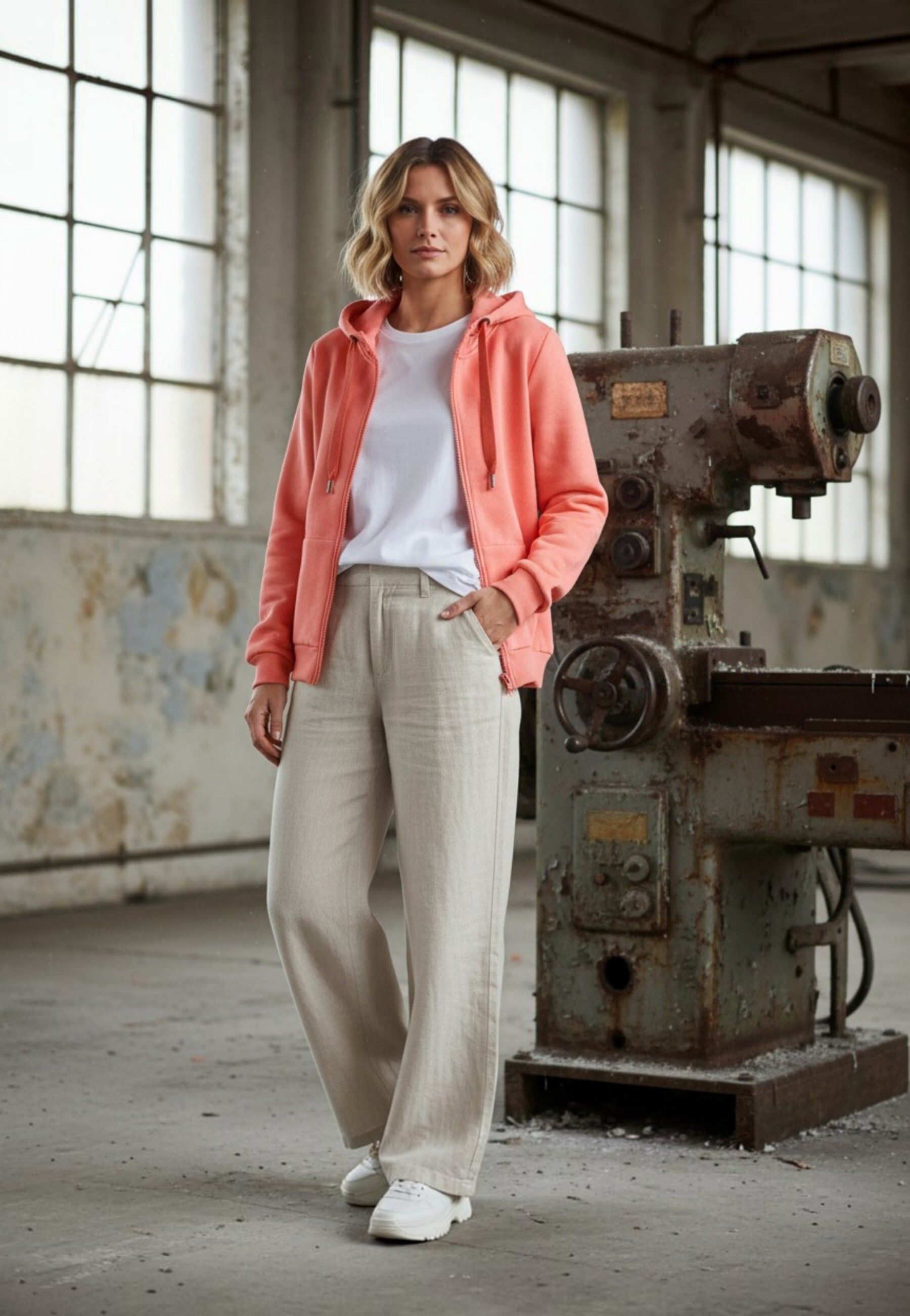salzhaut Sweatjacke SÖÖTE Damen Tailliert komfortabler Fit, nordisch klar – entspannter Look mit Haltung