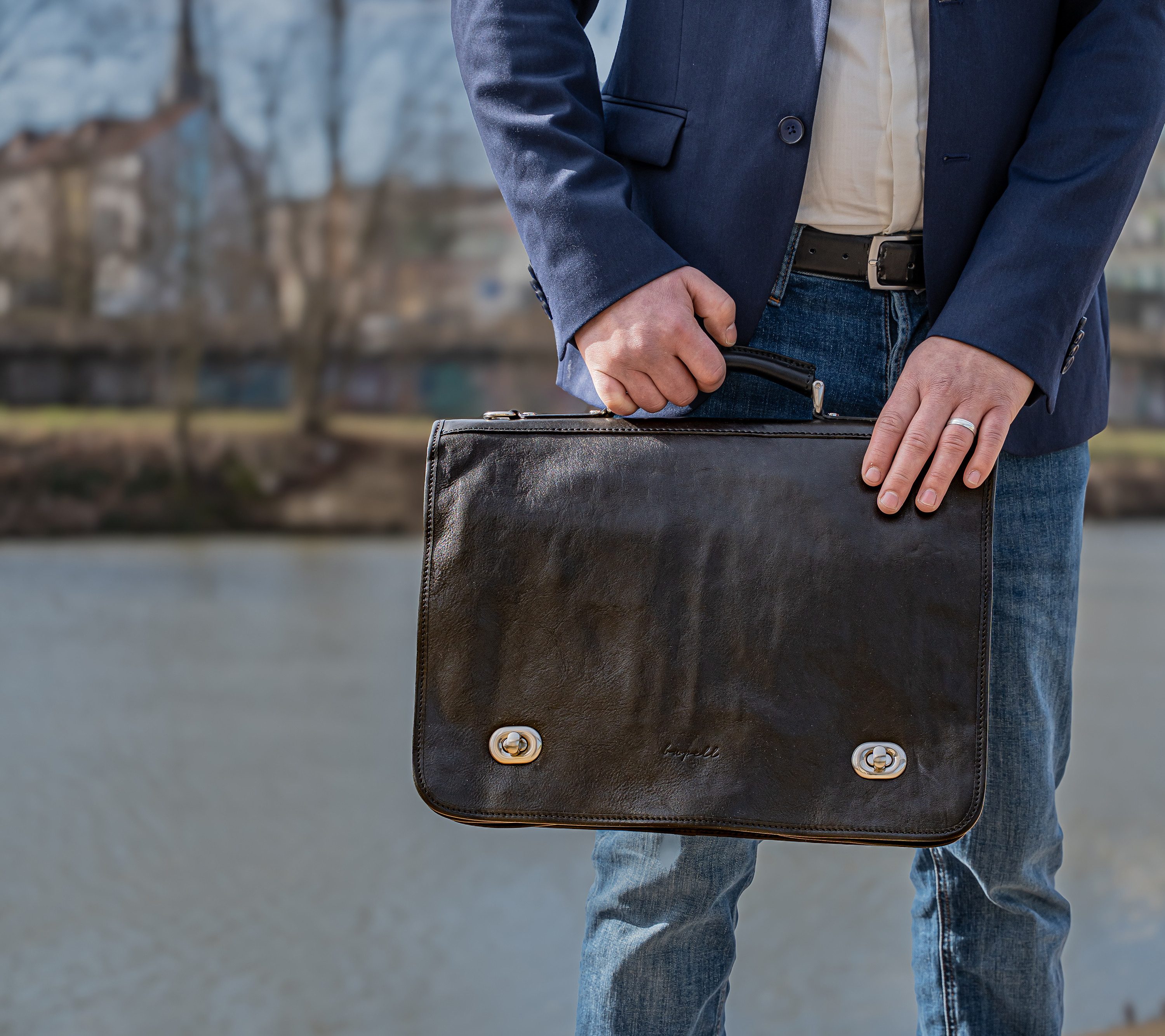 bupell Umhängetasche Ernesto, Umhängetasche Crossbody aus pflanzlich gegerbtem Leder