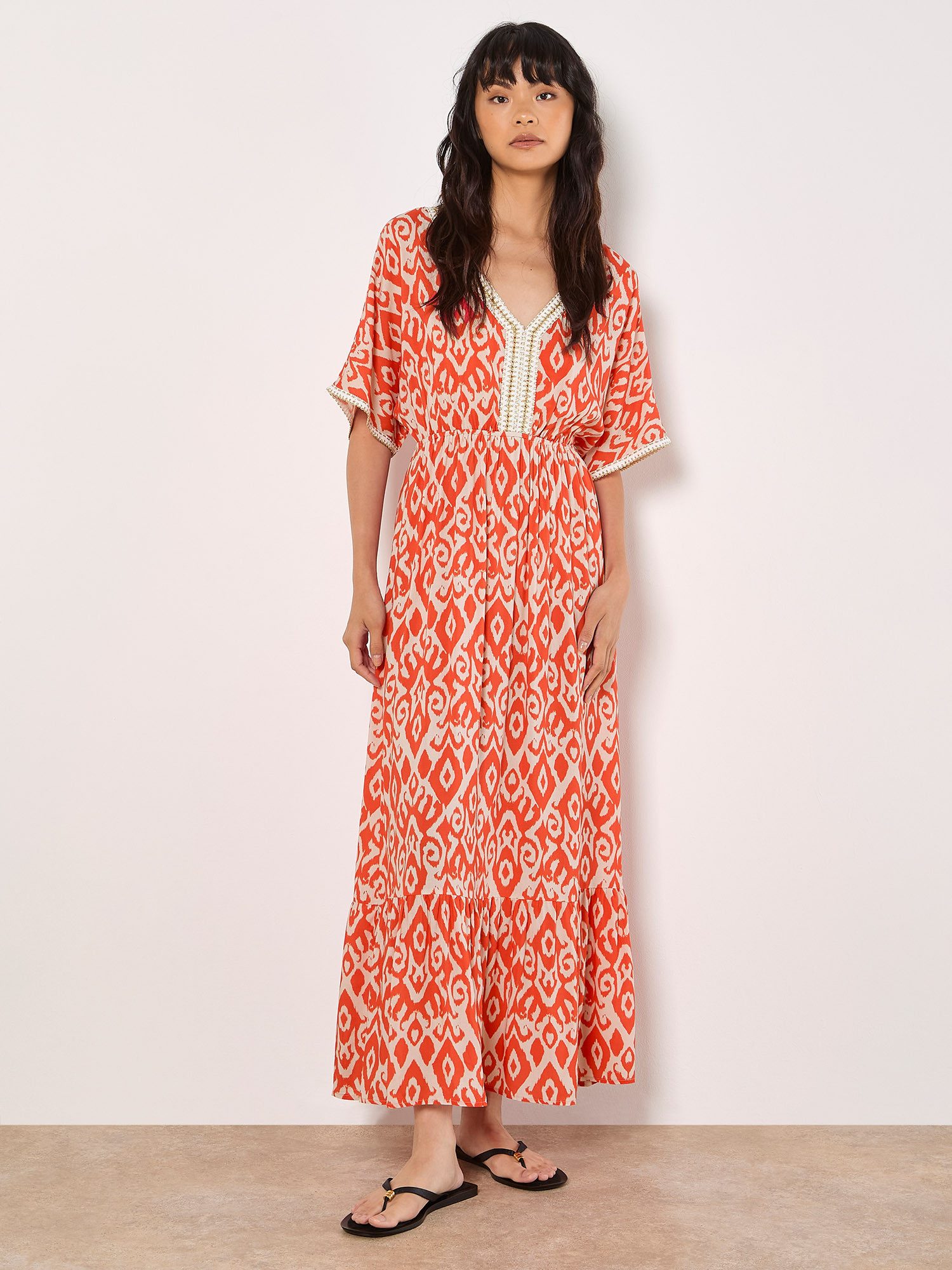 Apricot Maxikleid Ikat-Batwing-Maxikleid mit Crochet-Details