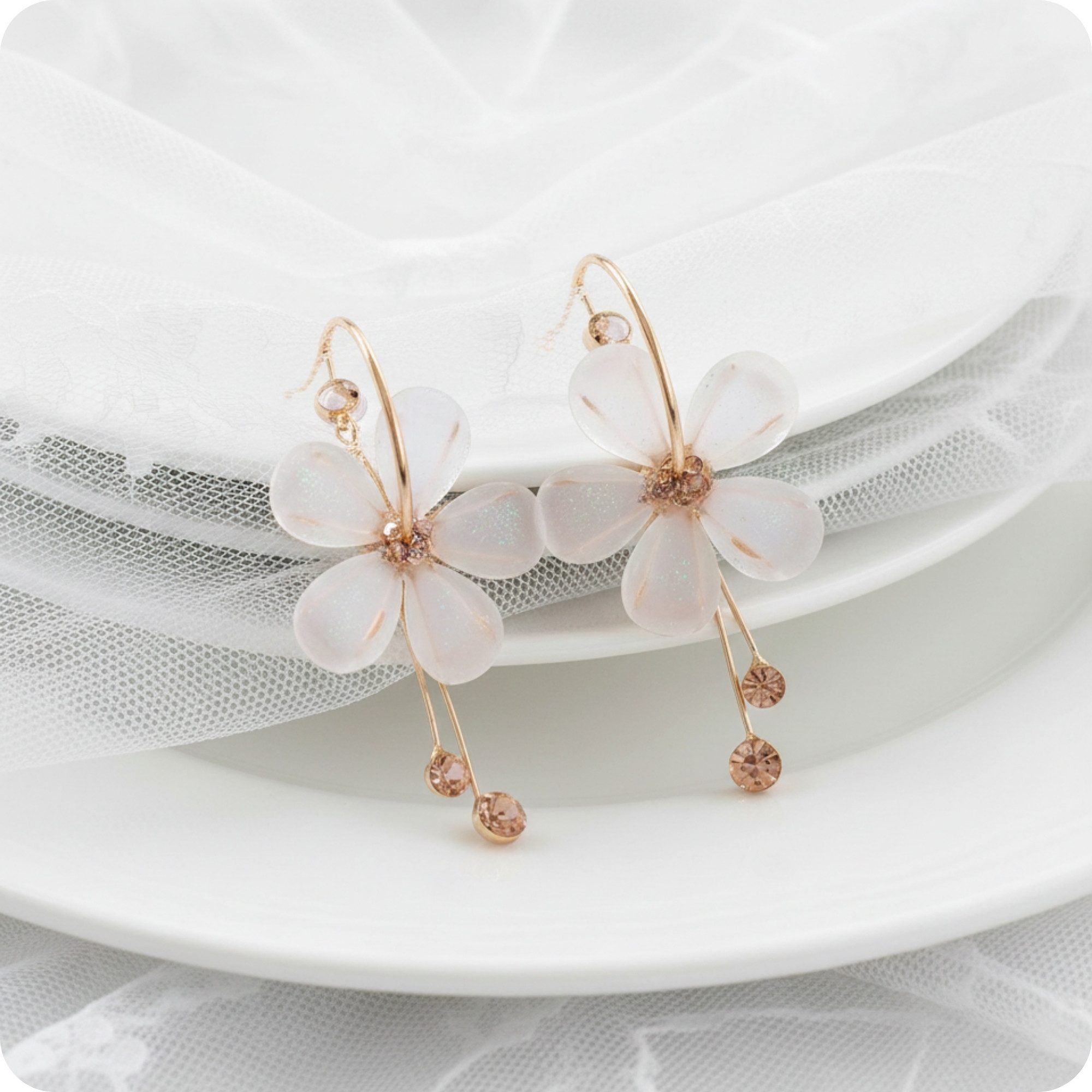 YouBella Ohrring-Set Florale Tropfenohrringe Für Frauen & Mädchen (Inhalt der Packung: Paar Ohrringe x 1, Perfekt für besondere Anlässe und Bürokleidung), Modischer Kunstschmuck