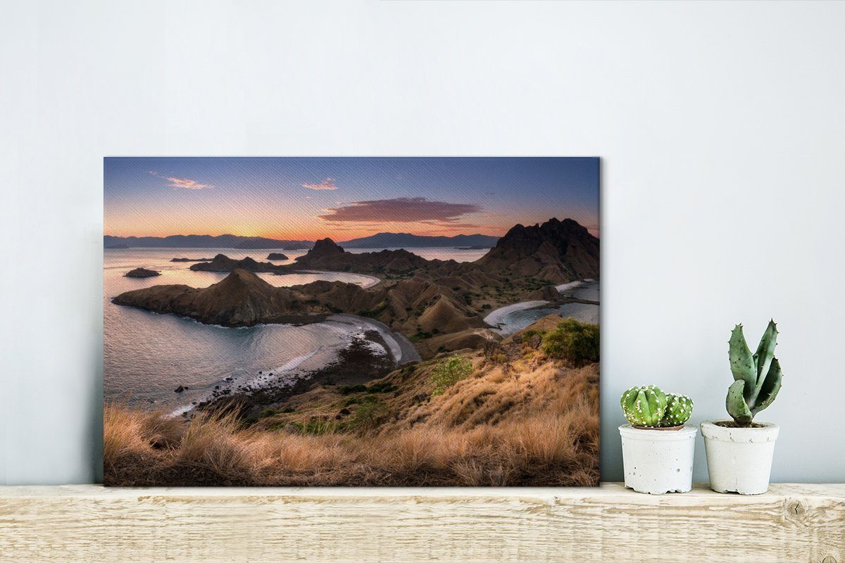 Komodo-Insel, Wanddeko, bewachsene 30x20 Leinwandbilder, Mit Gras OneMillionCanvasses® Wandbild Leinwandbild cm indonesische (1 St), Aufhängefertig,