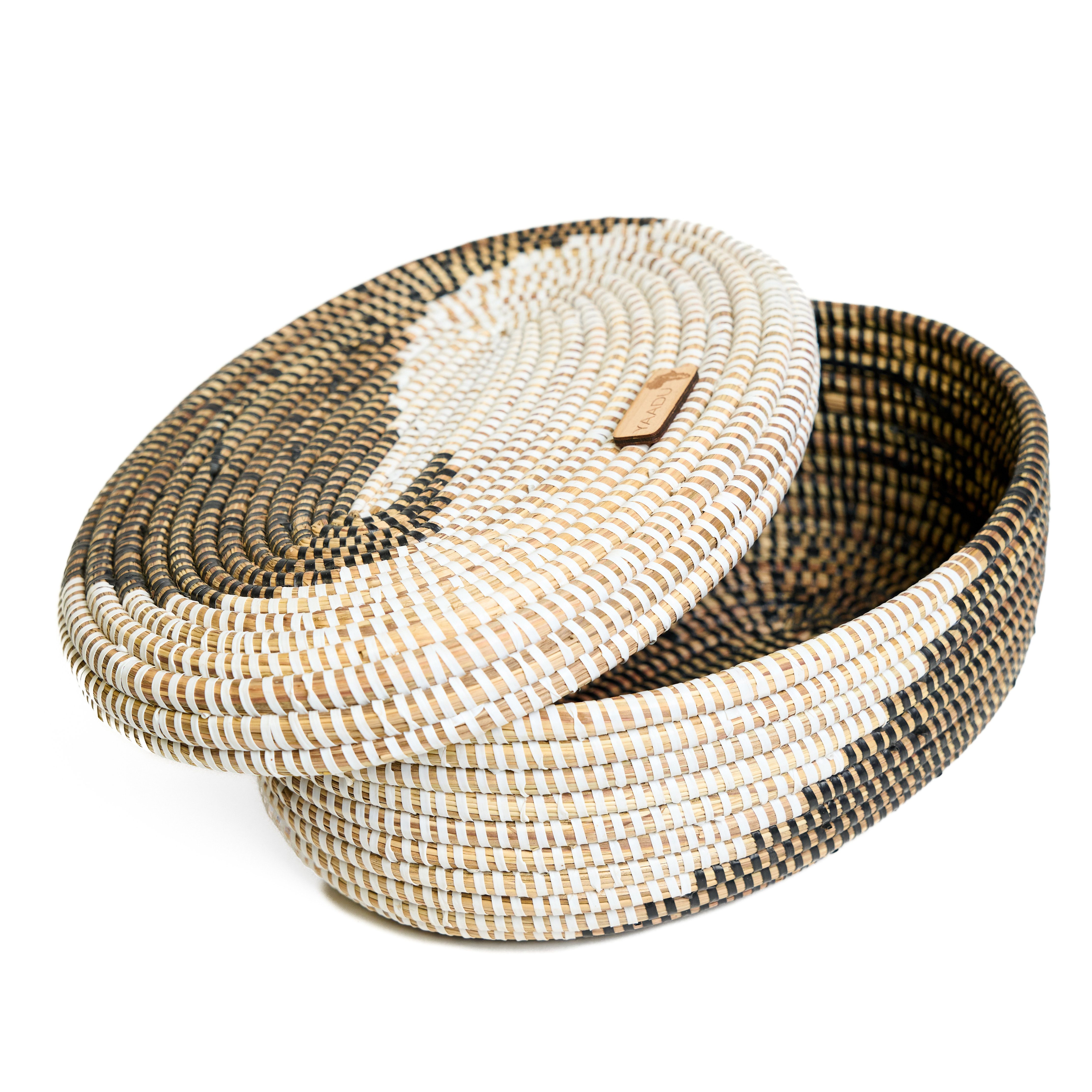 YAADU Brotkorb geflochtener Aufbewahrungskorb mit Deckel, Savannengras, 32x24cm - Handgefertigt in Afrika aus traditioneller Flechtkunst – Bild 2 von 5