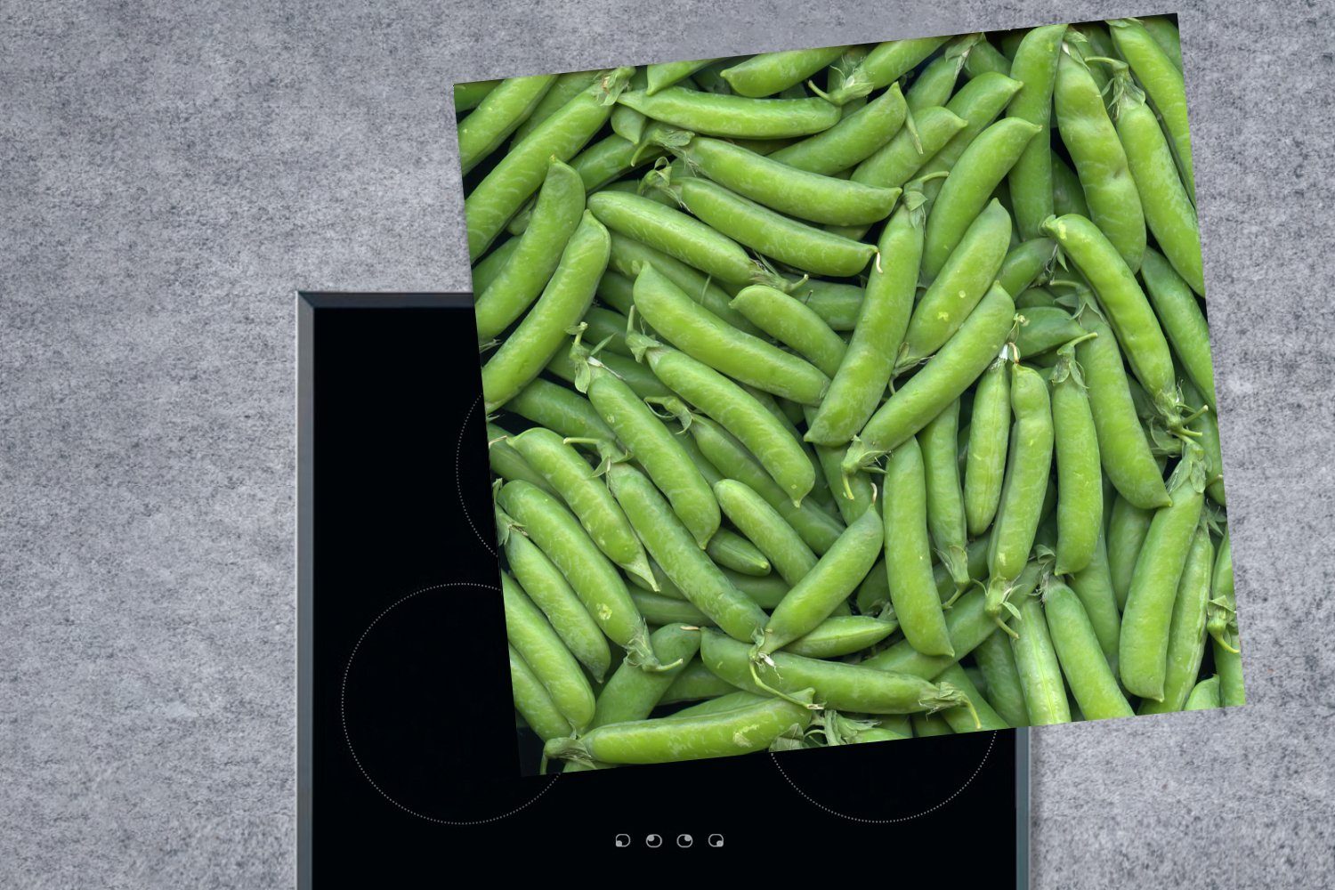 Herdblende-/Abdeckplatte küche gefüllt mit Vinyl, Erbsen ist, grünen Ein 78x78 vollständig Arbeitsplatte MuchoWow das (1 für tlg), Bild, cm, Ceranfeldabdeckung,
