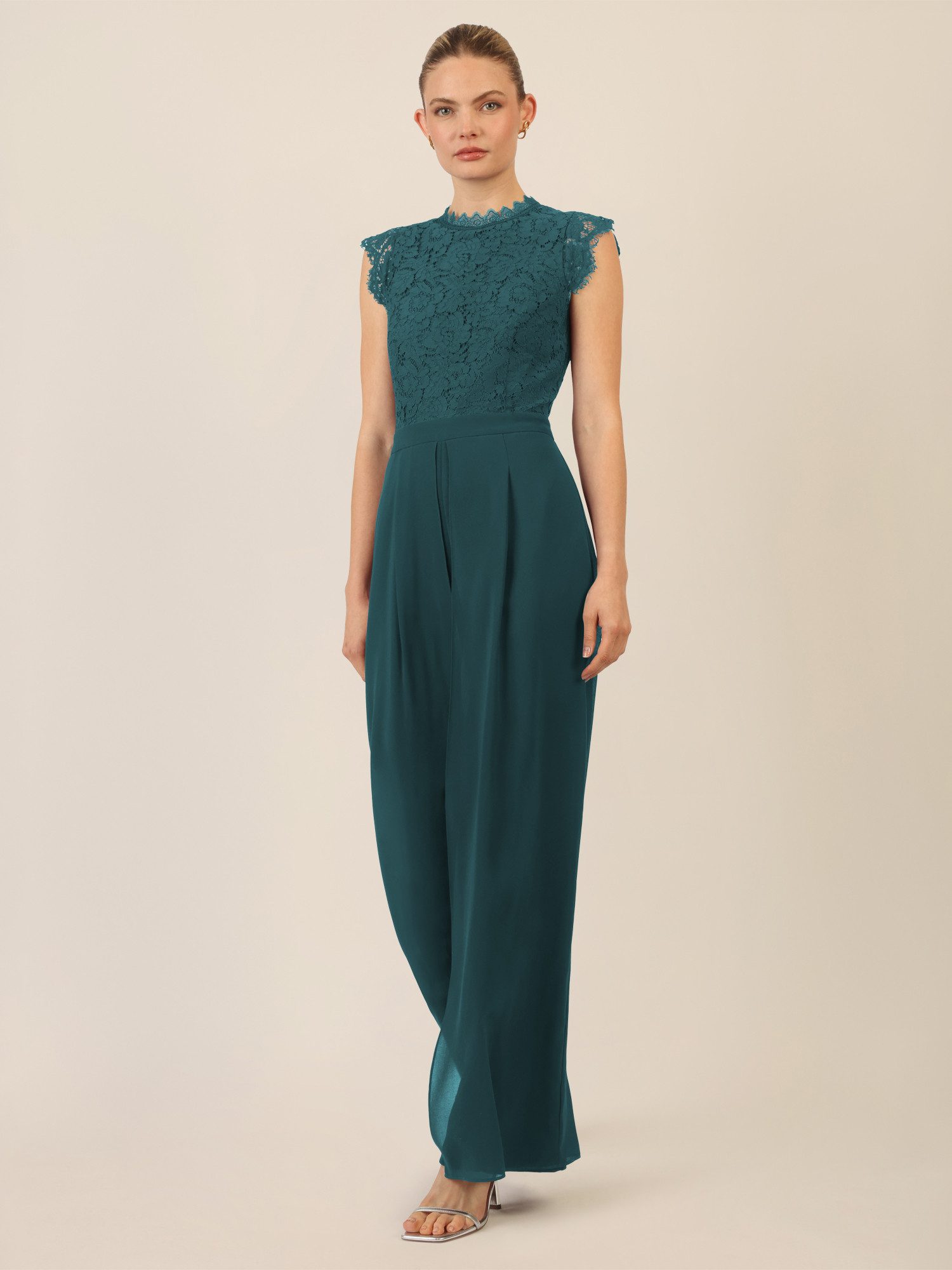 Apart Jumpsuit mit Spitzenoberteil und weitem günstig online kaufen