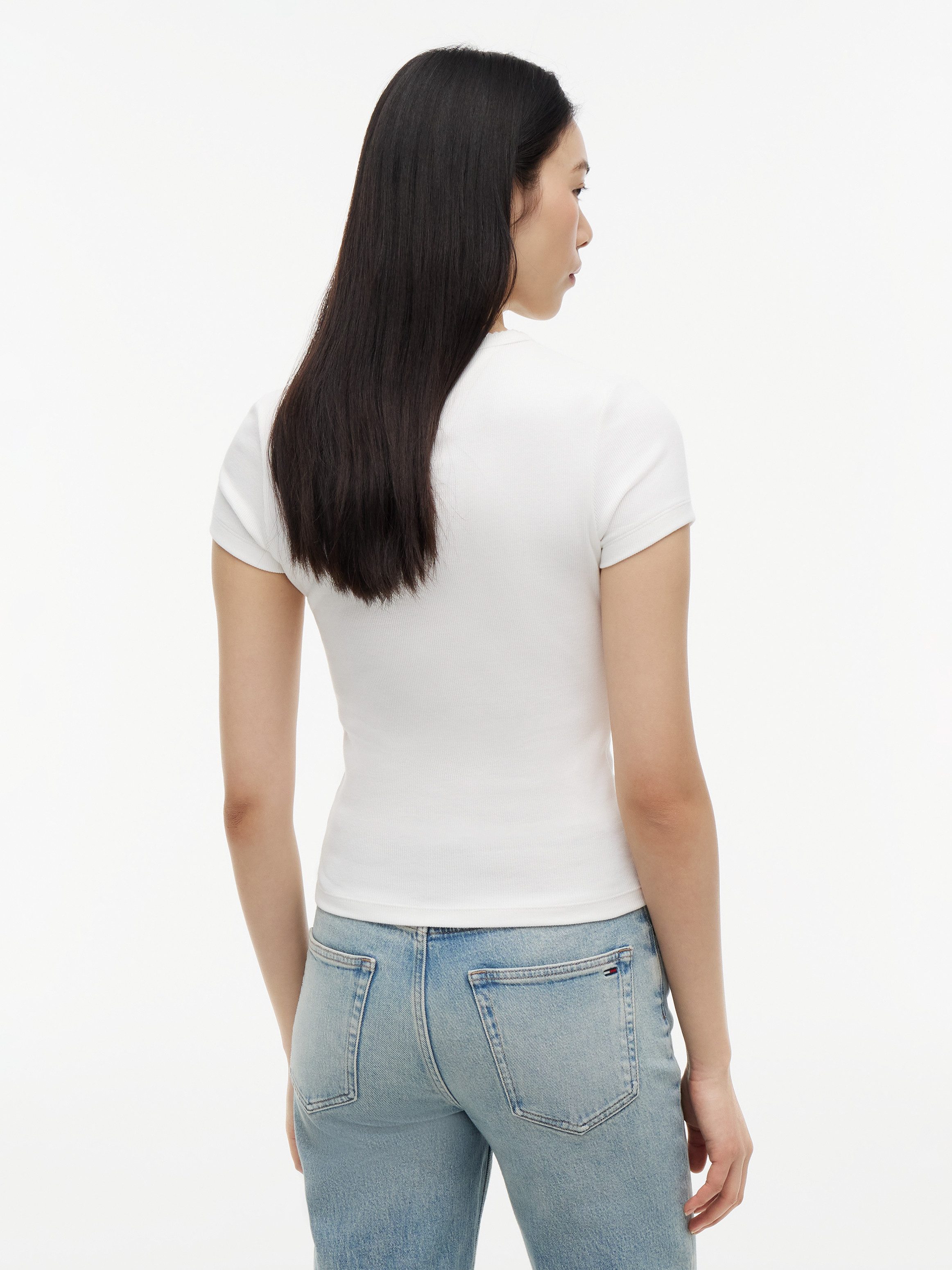 Tommy Jeans Kurzarmshirt TJW SLIM SCRIPT RIB SS TEE Baumwollmischung, slim fit, in gerippter Struktur