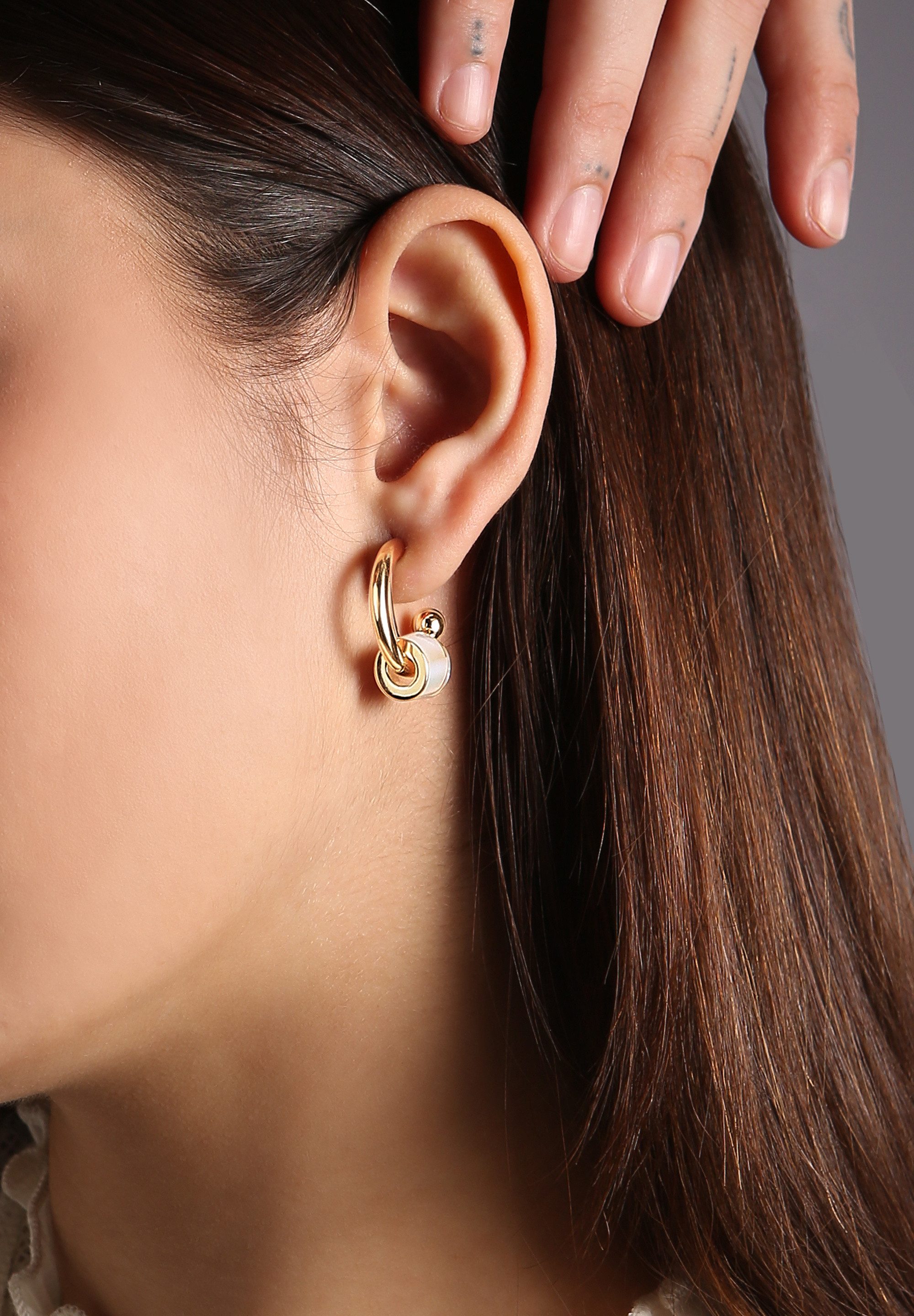 MISH Paar Ohrhänger Huda, Goldfarben, holografisches Detail, Ohrstecker