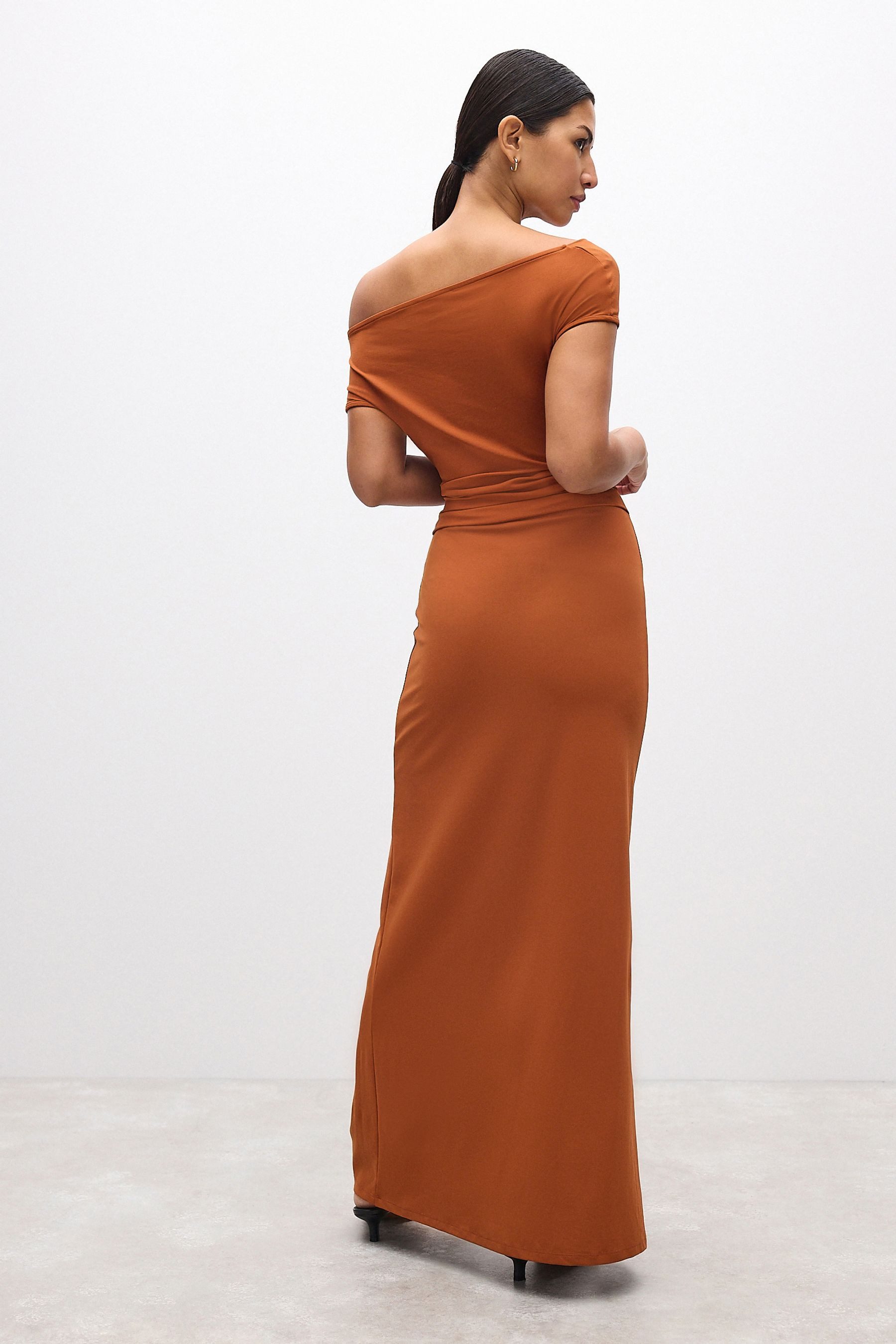 Next Midikleid Fließendes Off-Shoulder-Midikleid mit Raffung günstig online kaufen