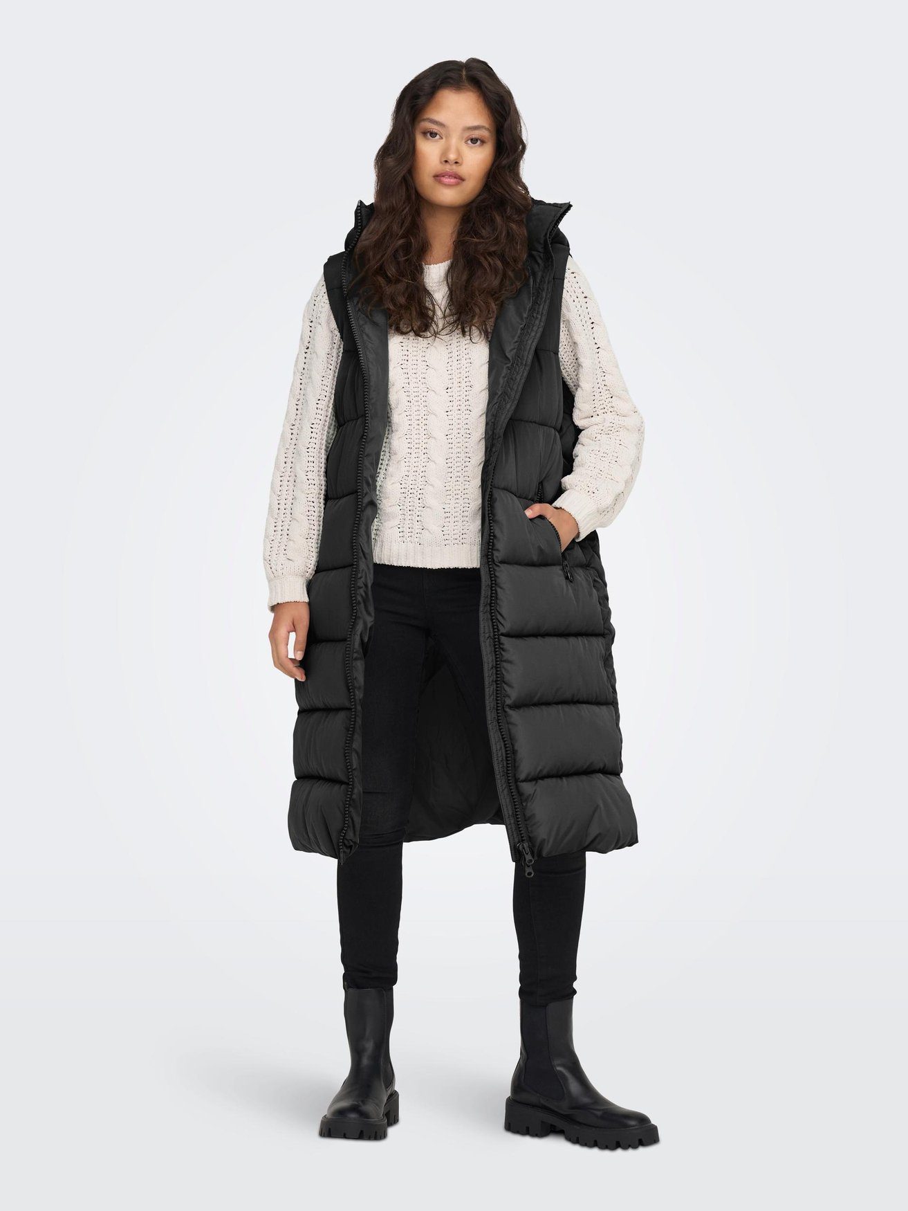 JACQUELINE de YONG Steppweste Lange Puffer Steppweste mit Kapuze JDYVISKAS 6401 in Schwarz-2