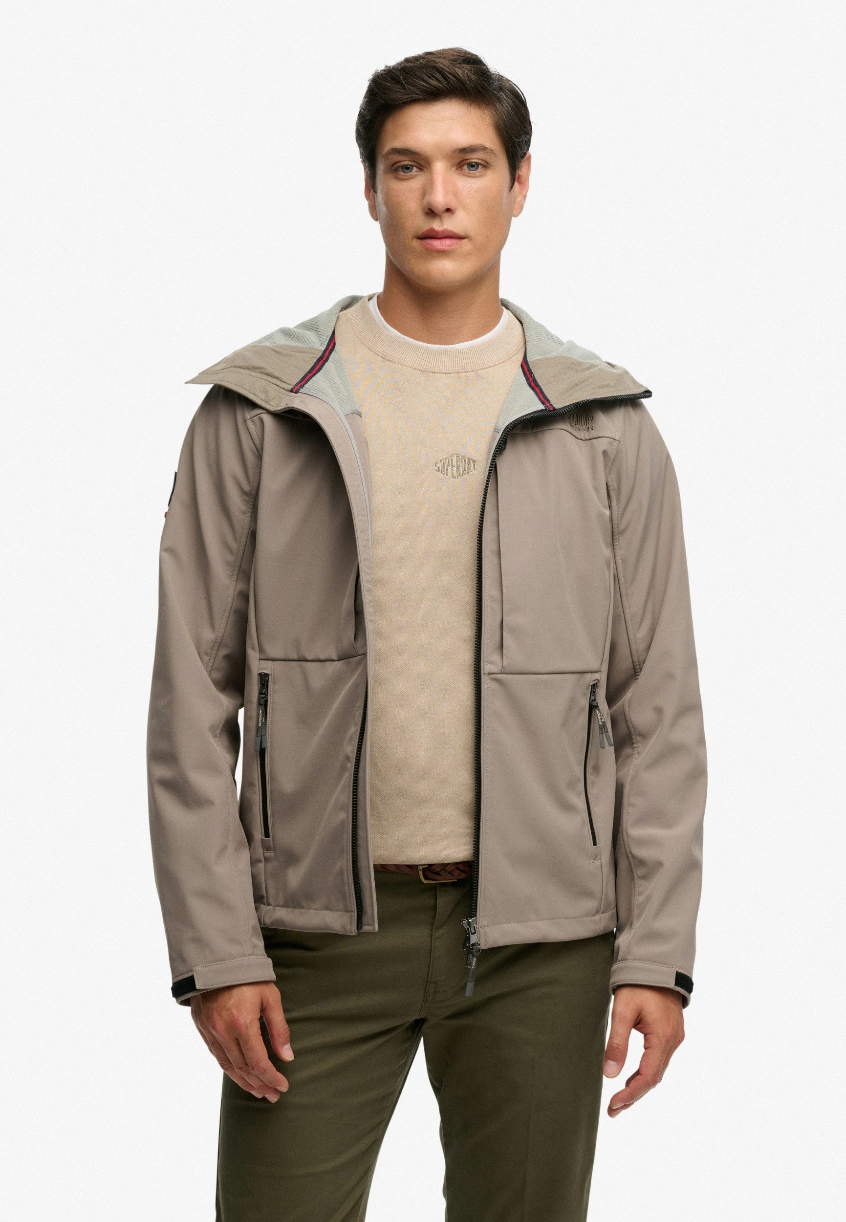 Superdry Outdoorjacke HOODED SOFTSHELL TREKKER JKT Fort Taupe