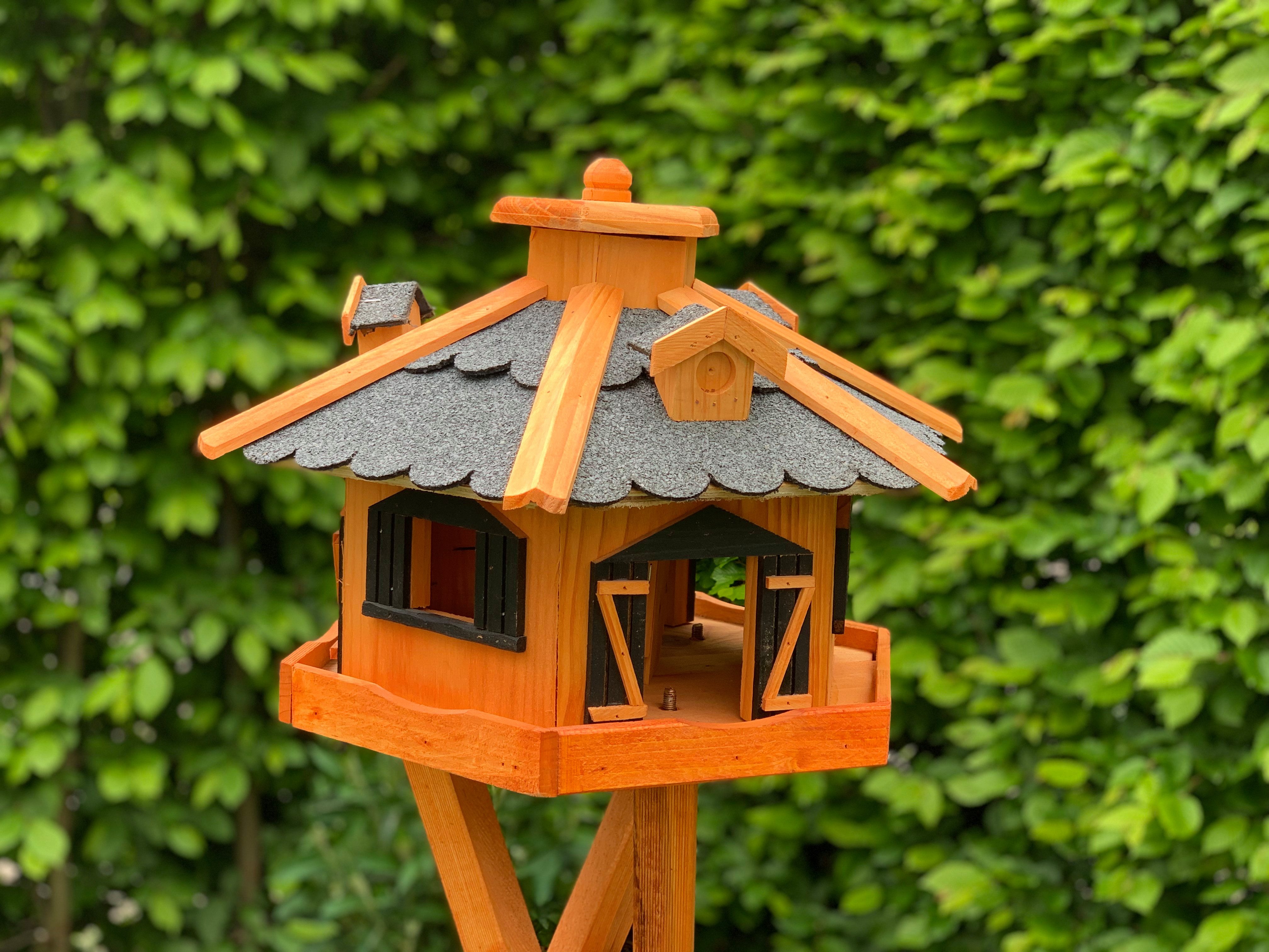 Holzdekoladen Vogelhaus aus Holz optional mit Ständer – Dekorative Gartendeko