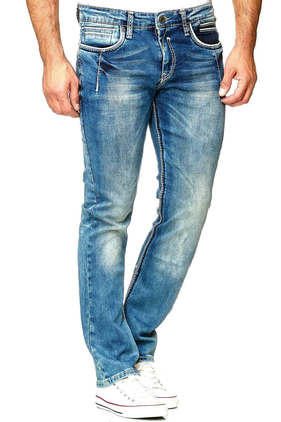 Rusty im Neal Used-Look angesagten Regular-fit-Jeans