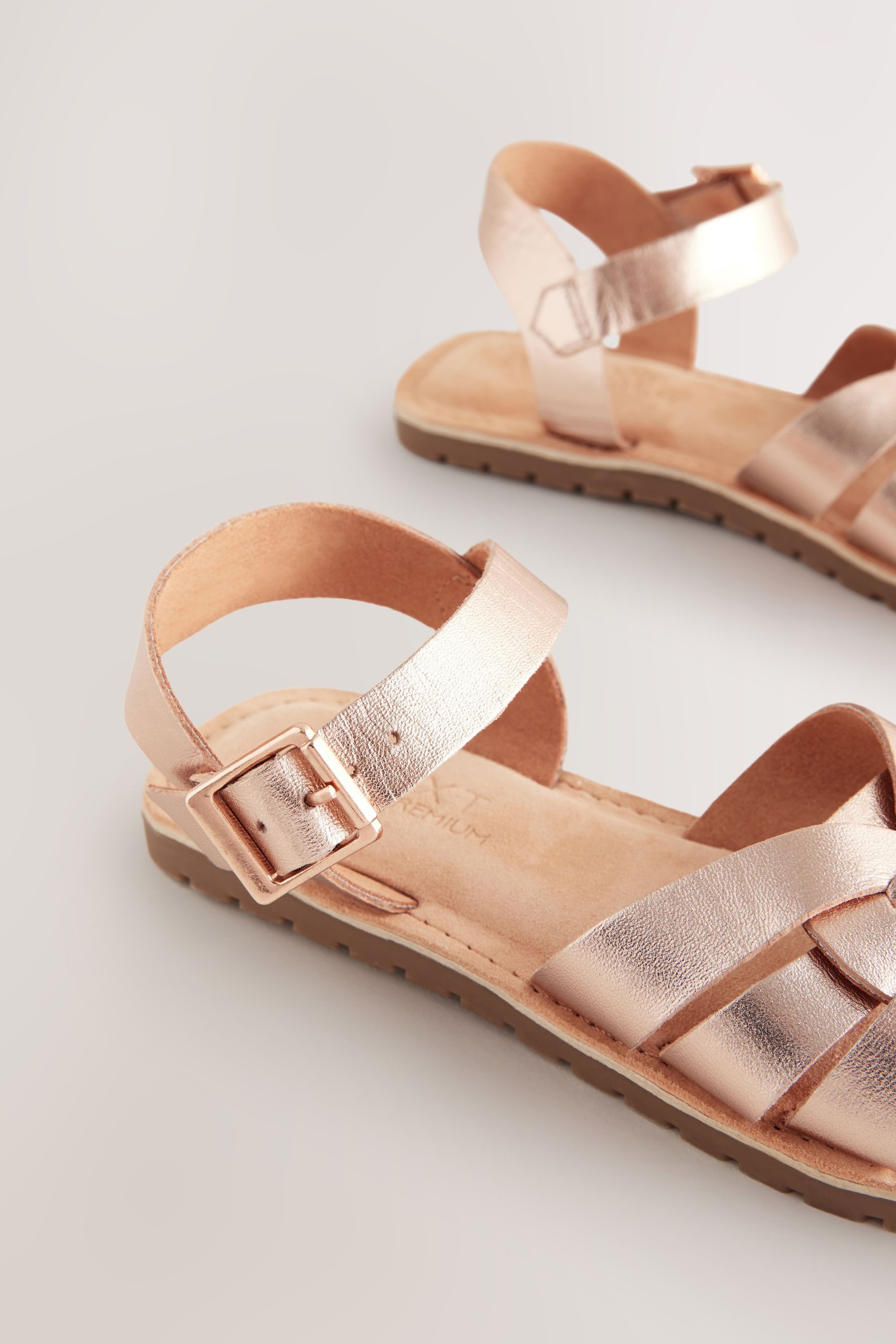 Next Ledersandalen im Webdesign Sandale (1-tlg)