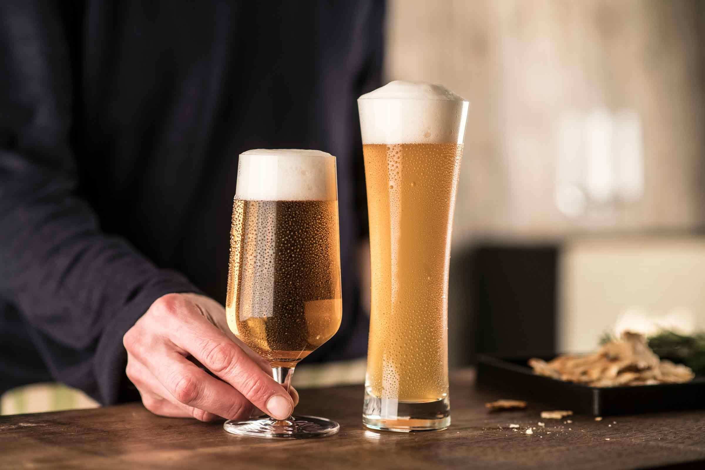 SCHOTT ZWIESEL Bierglas Beer Basic Pilsgläser 0,3 Liter 4er Set, 4-tlg., Glas