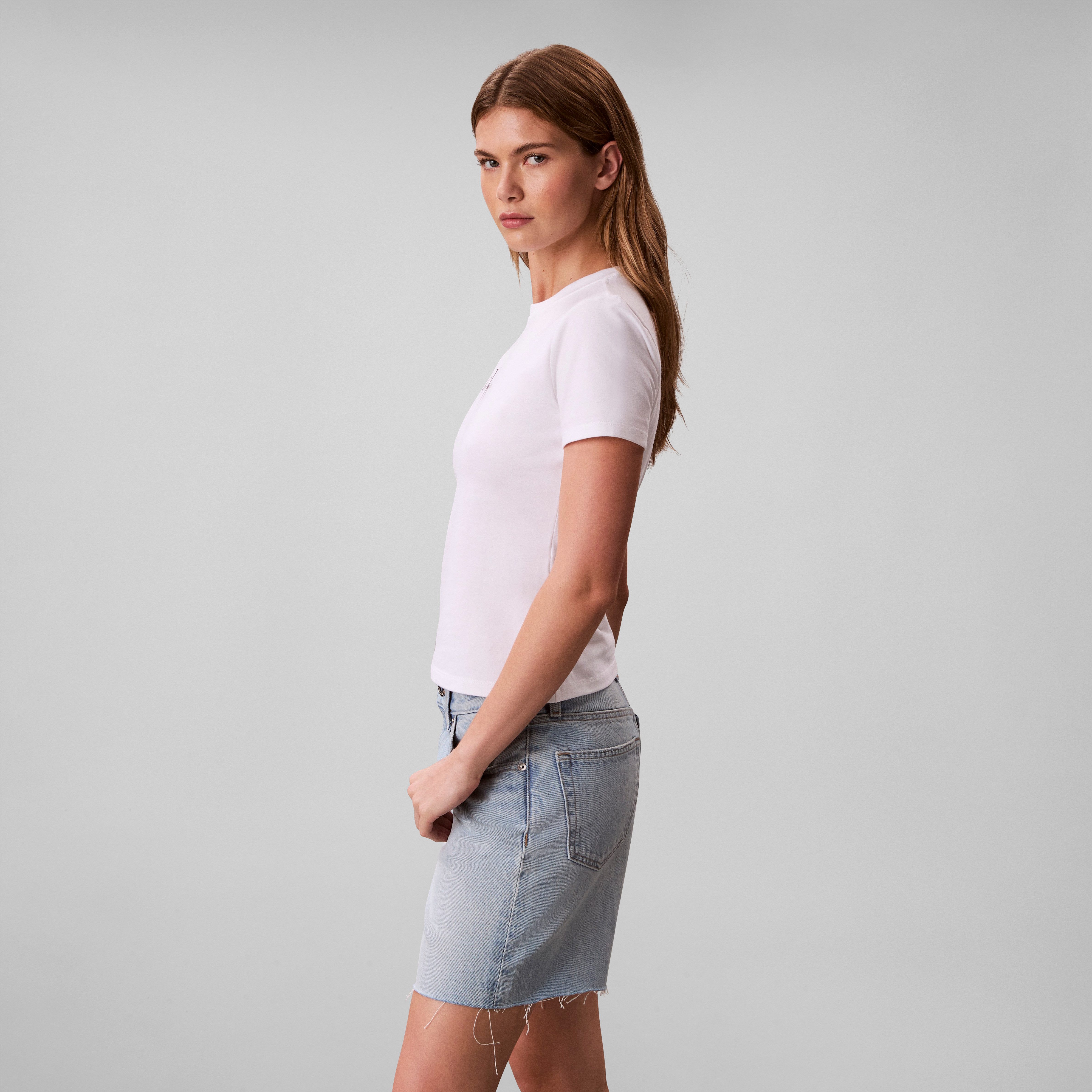 Calvin Klein Jeans T-Shirt GRADIENT MONOLOGO SLIM TEE Regular fit mit Rundhalsausschnitt – Bild 3 von 5
