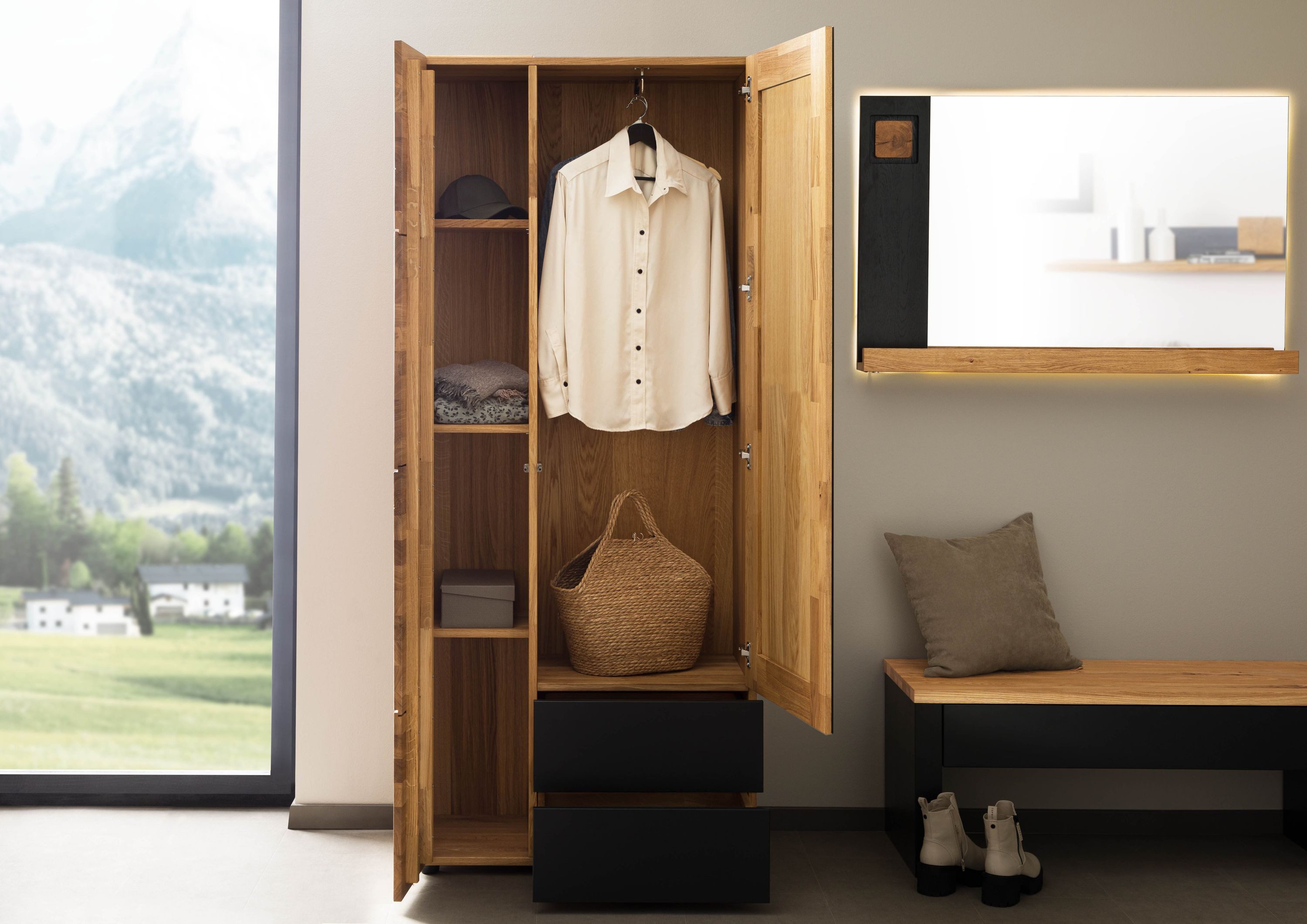 Massivmoebel24 Garderobenschrank KITZBÜHEL (mit Spiegel Wildeiche 82x44x196 natur lackiert / geölt KITZBÜHEL #136) mit Spiegel Wildeiche 82x44x196 natur lackiert / geölt KITZBÜHEL #136